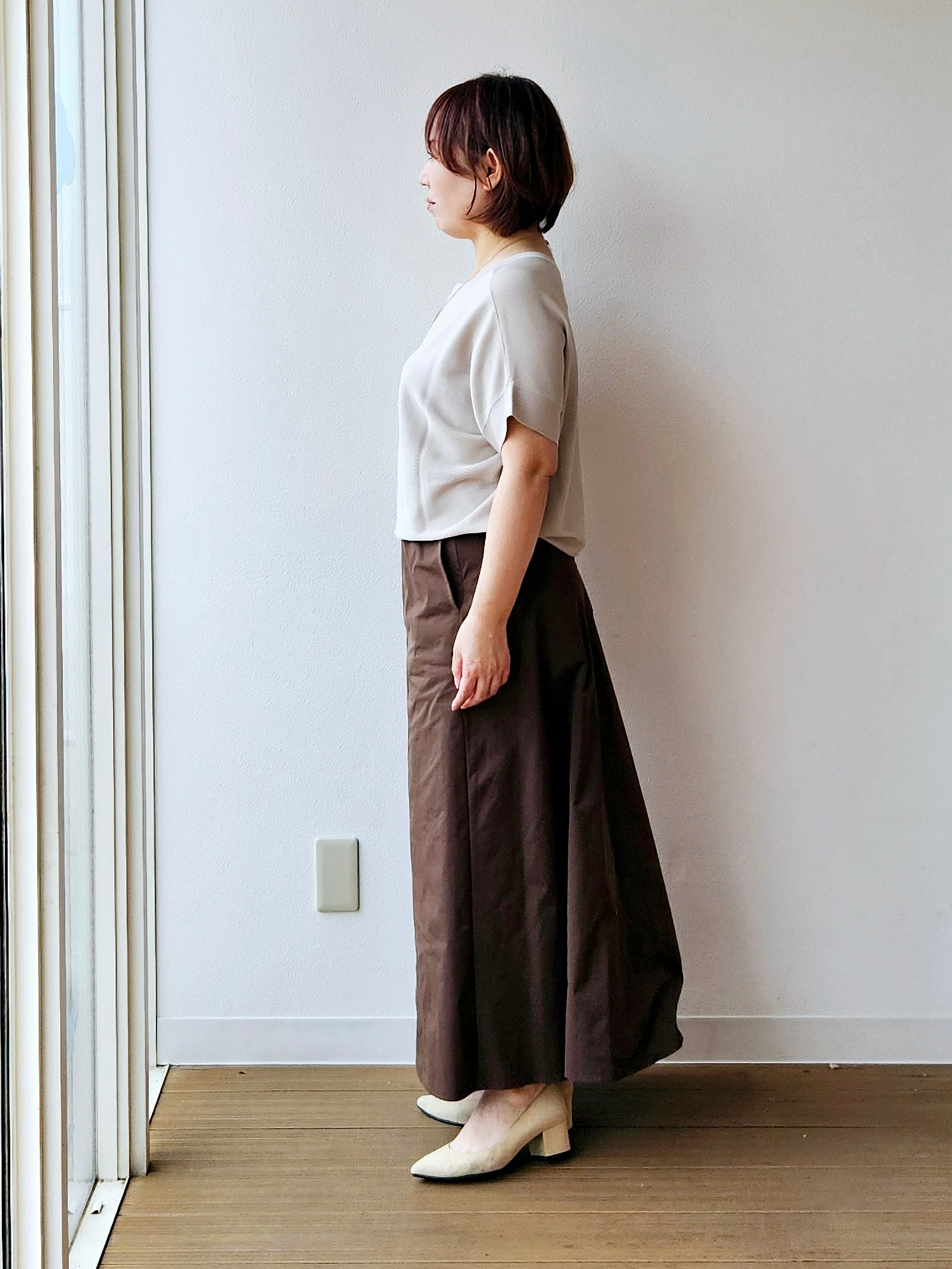 やじまさんの「UNTITLED｜【11色展開/体型カバー】前後2WAYフレンチスリーブニット」を使ったコーディネート