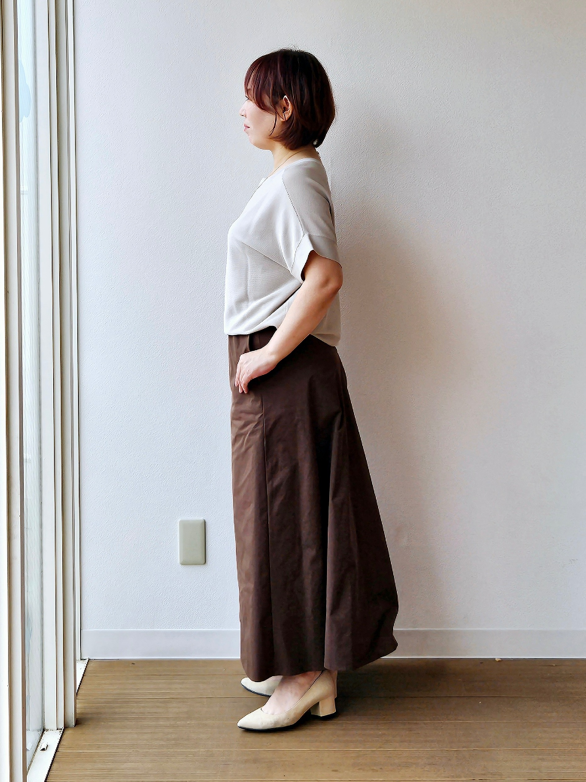 やじまさんの「UNTITLED｜【11色展開/体型カバー】前後2WAYフレンチスリーブニット」を使ったコーディネート