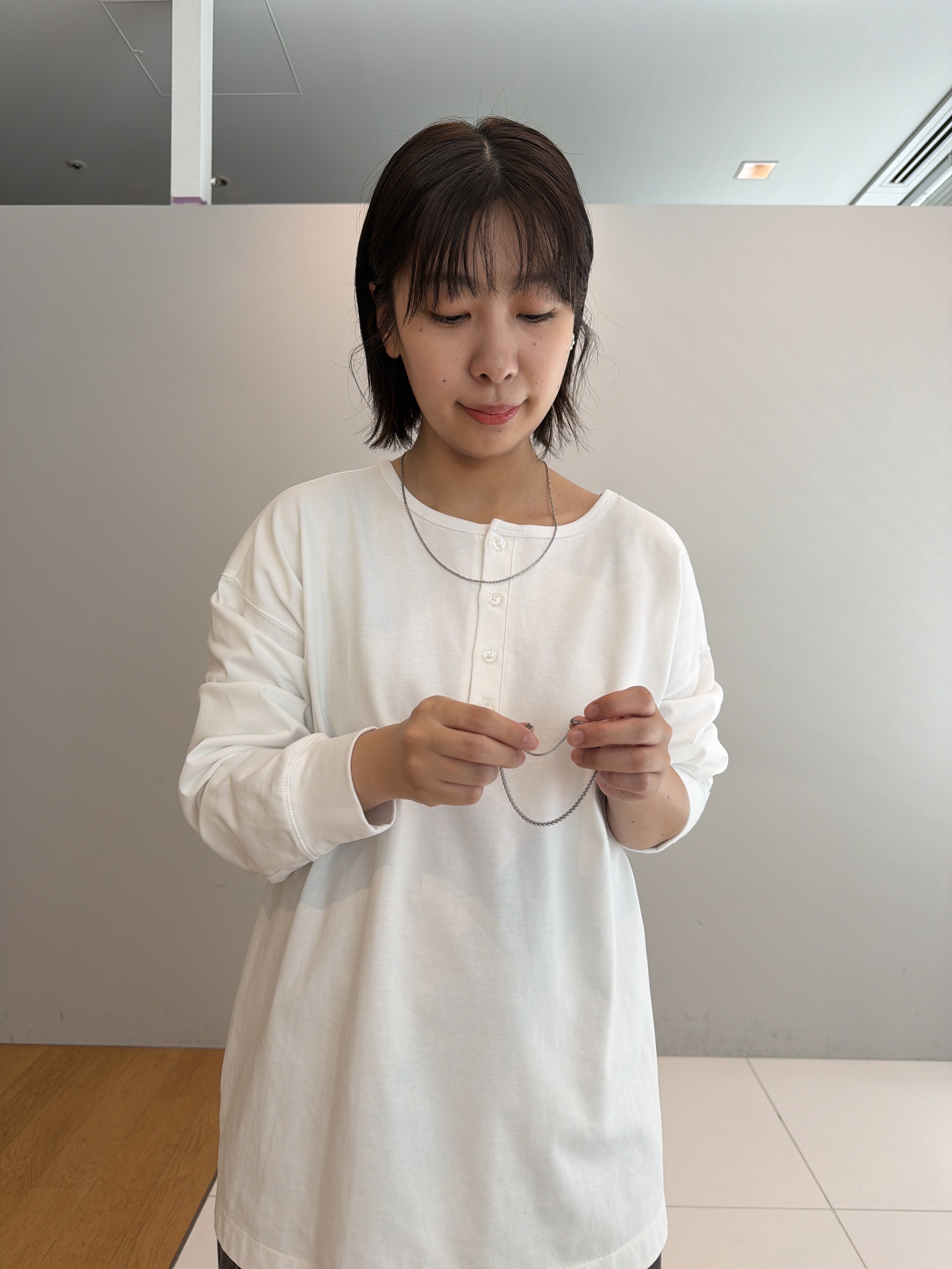 abeさんの「tk.TAKEO KIKUCHI｜ヘンリーネック長袖Tシャツ」を使ったコーディネート