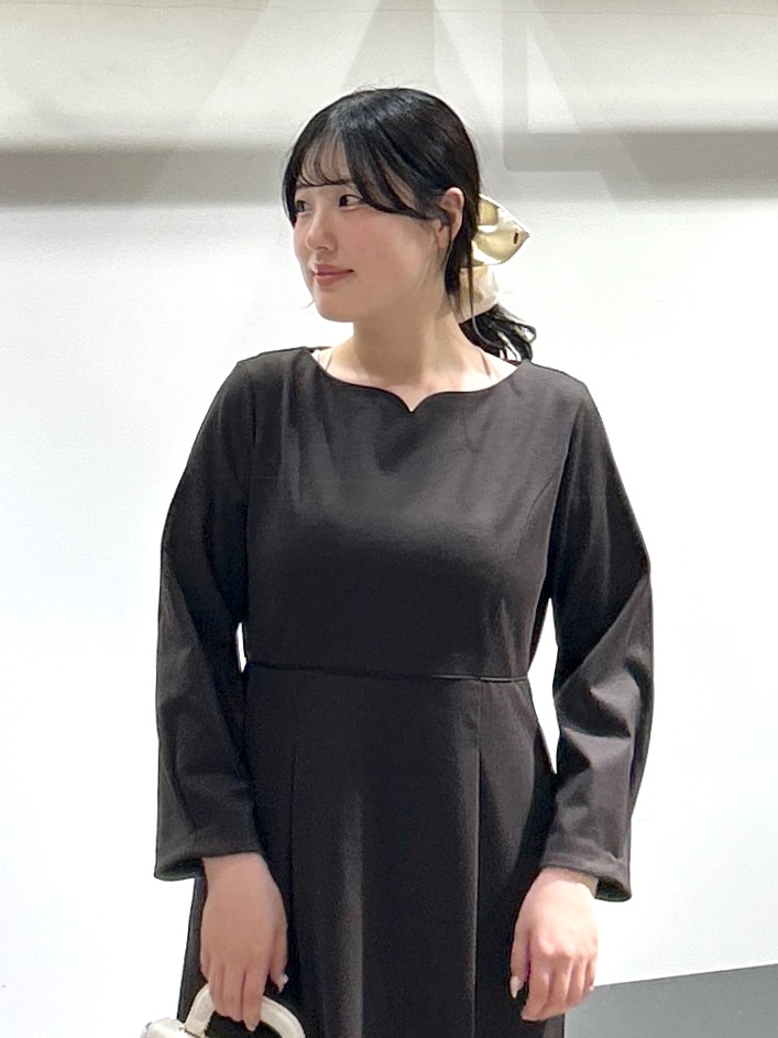 sayaさんの「OPAQUE.CLIP｜ストレッチハートネックワンピース【洗濯機OK／イージーアイロン】」を使ったコーディネート