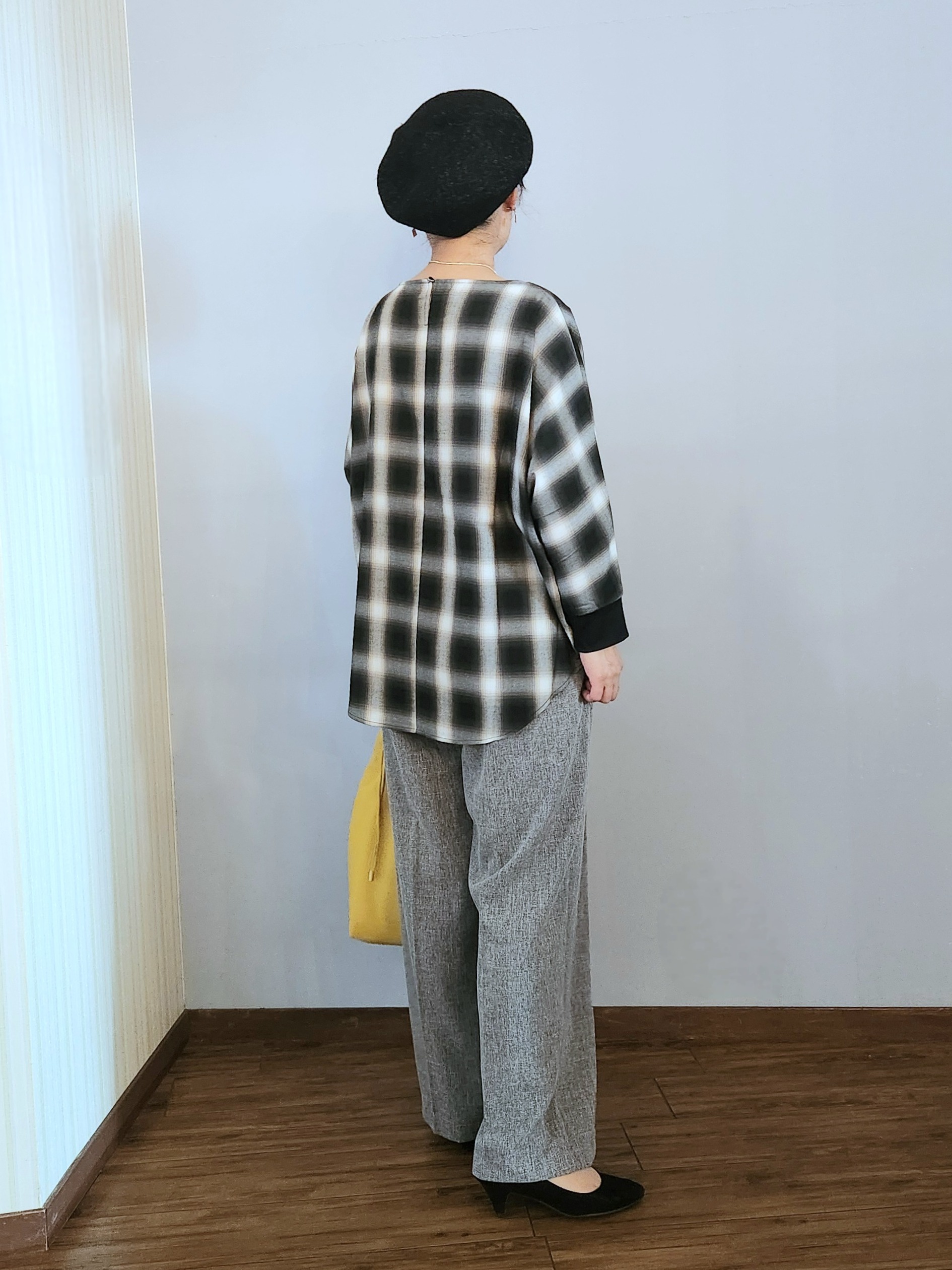 くまさんの「SHOO･LA･RUE｜【着丈選べる/洗濯後しわになりにくい】インせず着られる ドルマンブラウス」を使ったコーディネート