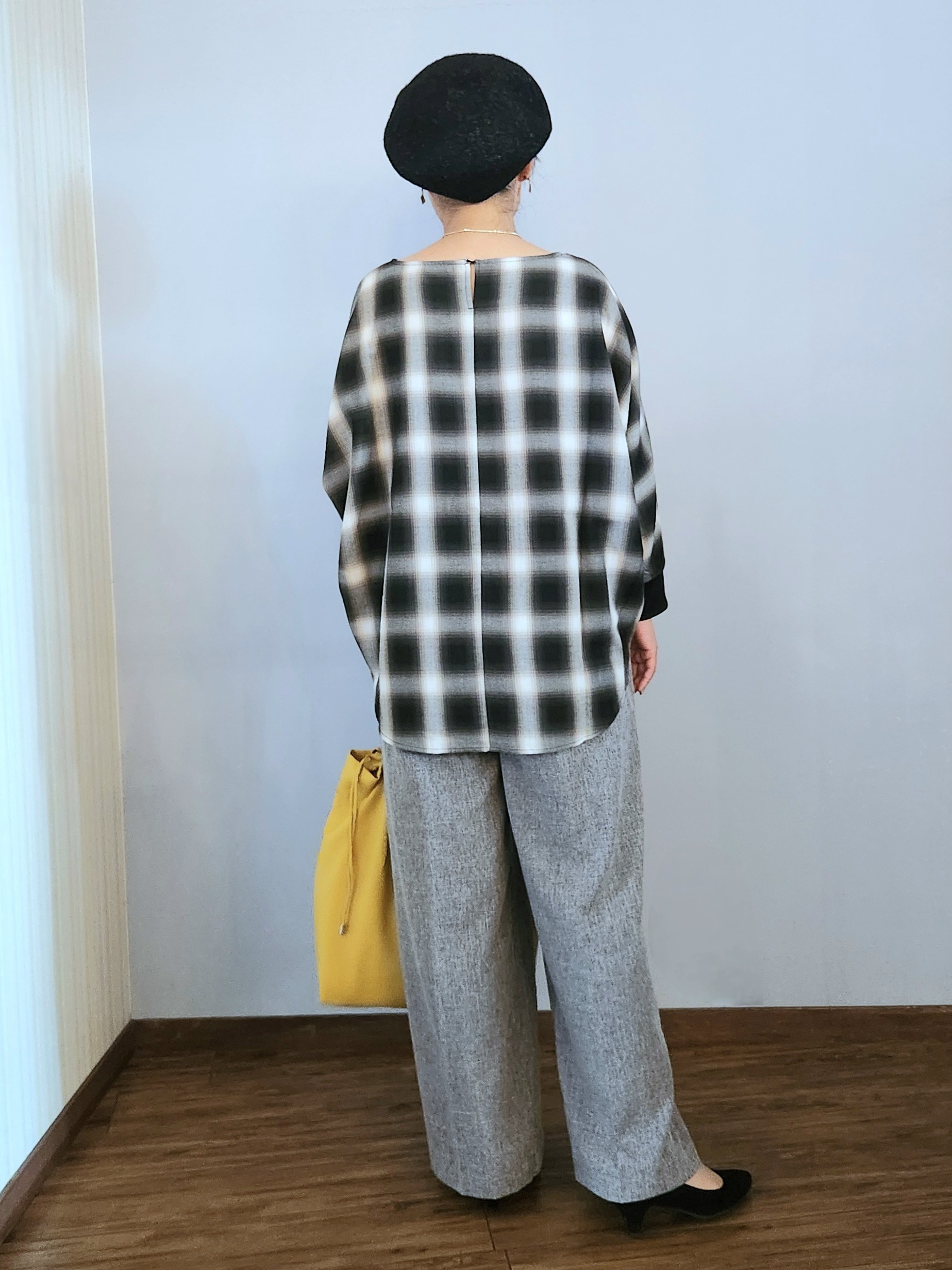 くまさんの「SHOO･LA･RUE｜【着丈選べる/洗濯後しわになりにくい】インせず着られる ドルマンブラウス」を使ったコーディネート