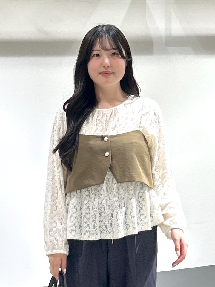 sayaさんの「OPAQUE.CLIP｜起毛レースシャーリングブラウス【洗濯機OK】」を使ったコーディネート