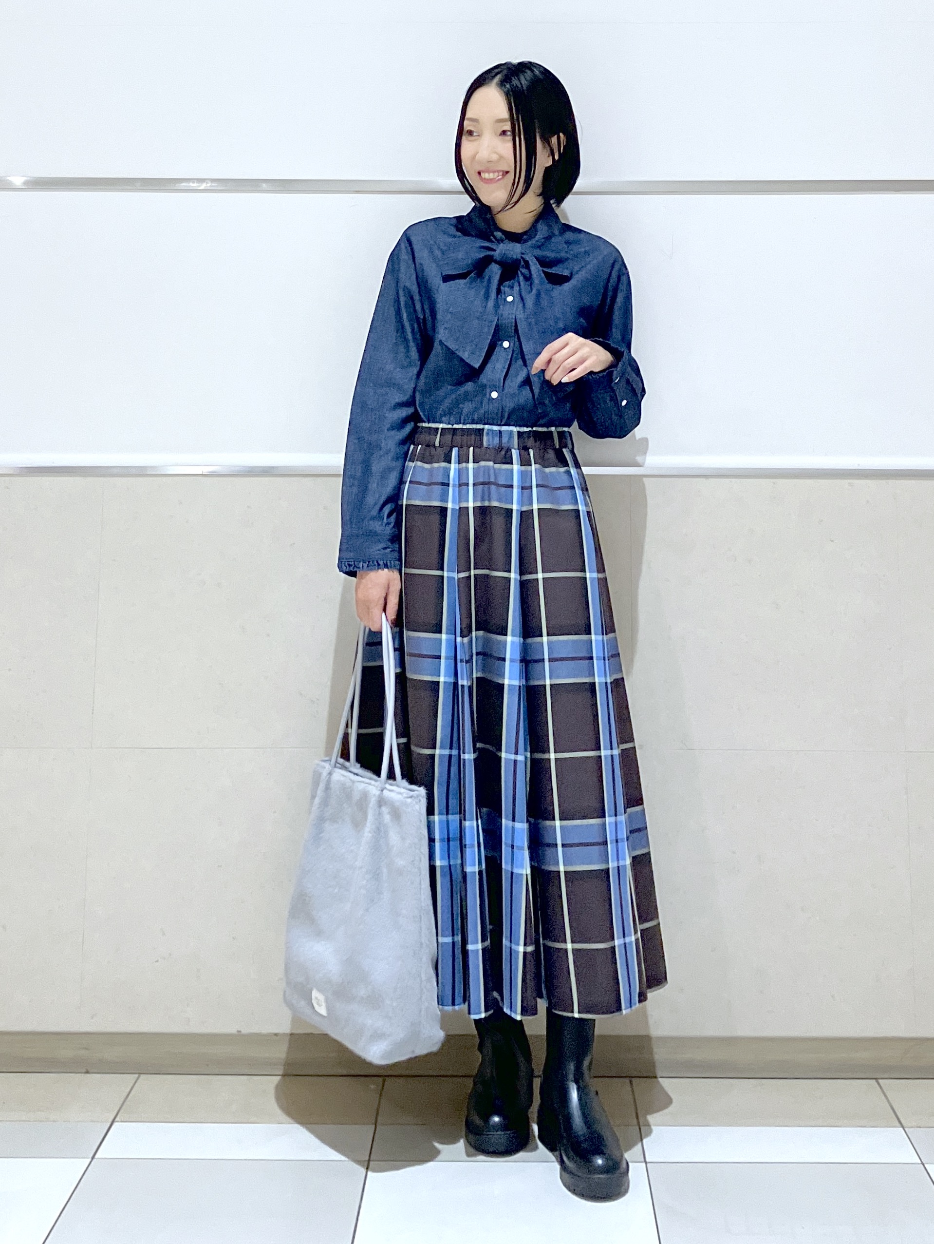 eriko さんの「Dessin｜【ボウタイ取り外し可】2WAYデニムフリルシャツ」を使ったコーディネート