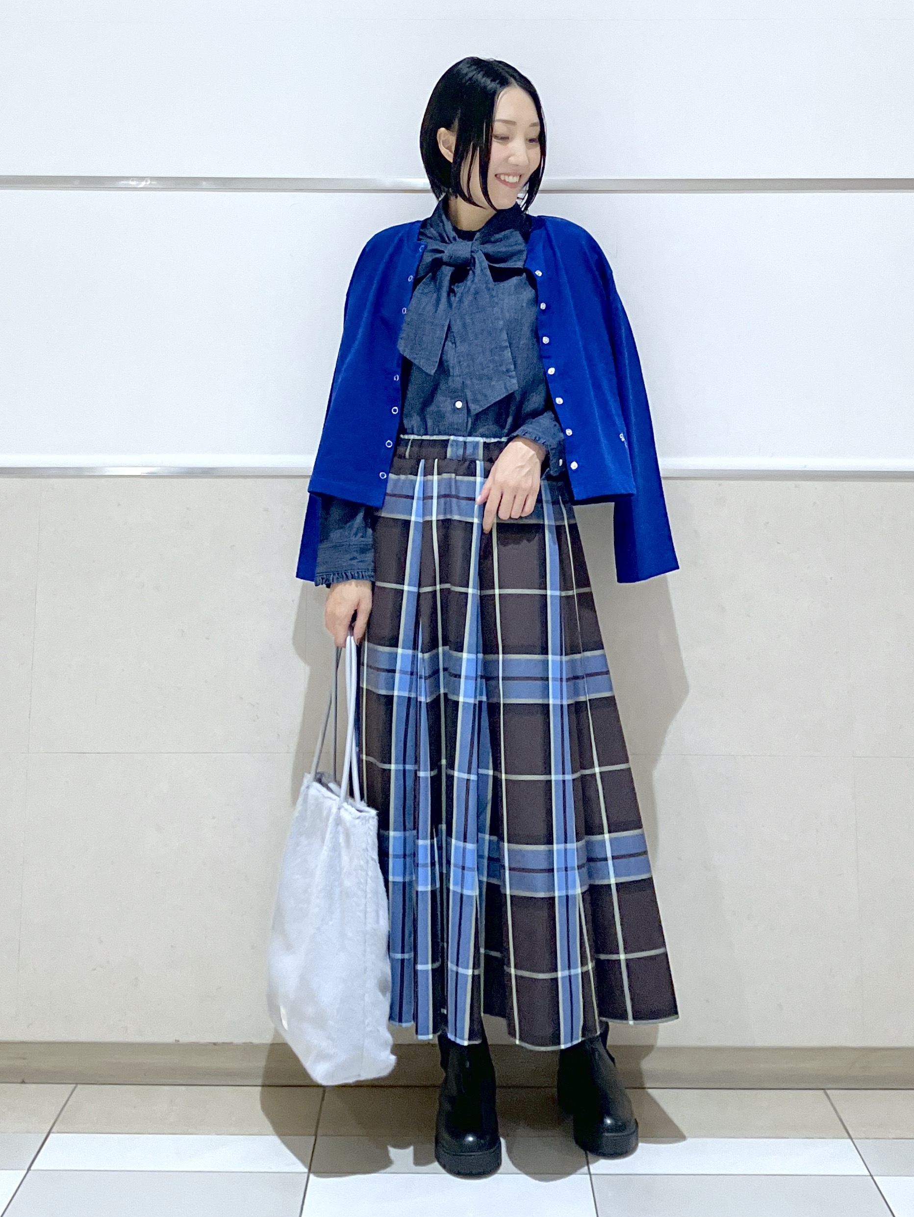 eriko さんの「Dessin｜【ボウタイ取り外し可】2WAYデニムフリルシャツ」を使ったコーディネート