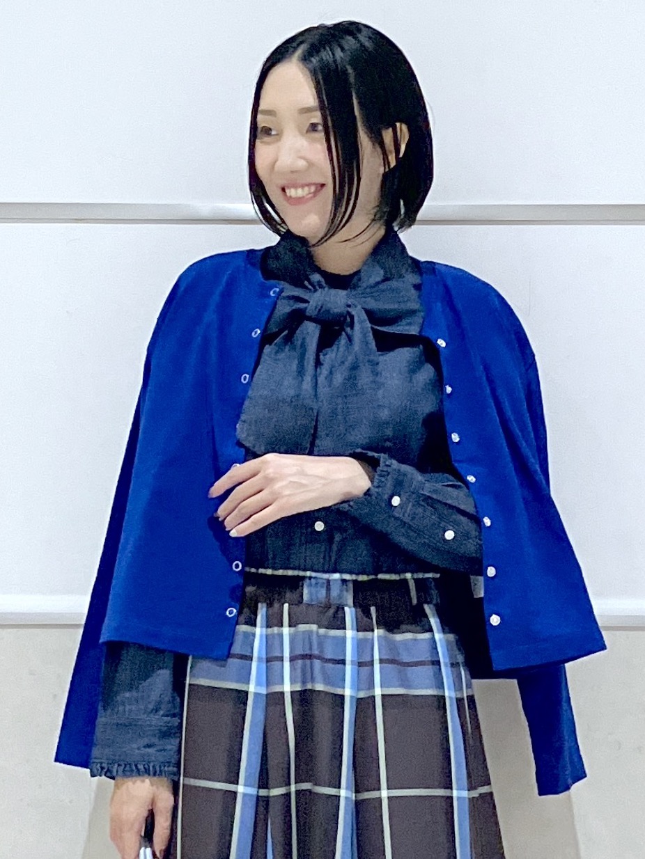 eriko さんの「Dessin｜【ボウタイ取り外し可】2WAYデニムフリルシャツ」を使ったコーディネート