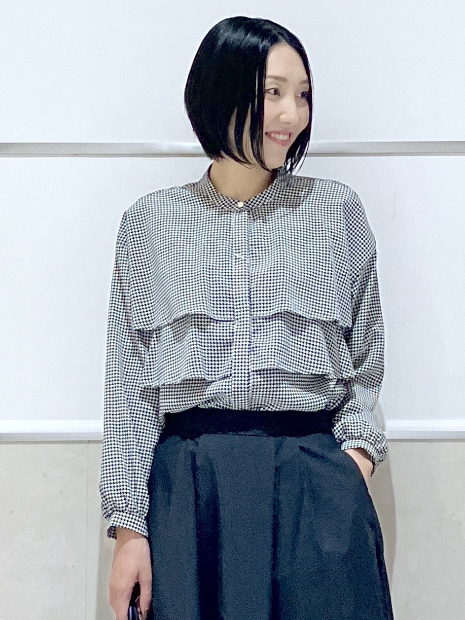eriko さんの「Dessin｜【手洗い可】ハウンドトゥースフリルブラウス」を使ったコーディネート