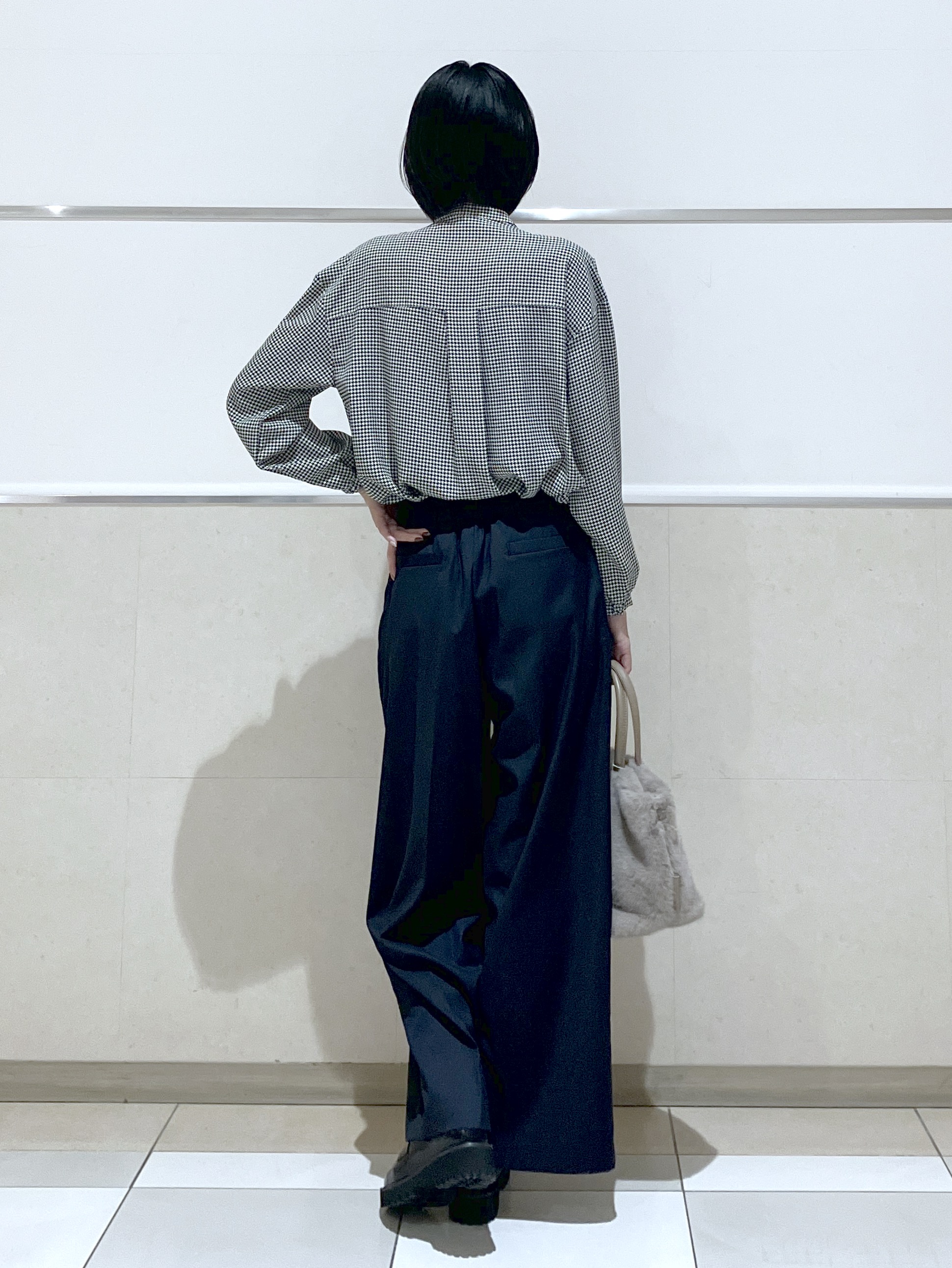 eriko さんの「Dessin｜【秋羽織り/洗える】ハウンドトゥースフリルブラウス」を使ったコーディネート