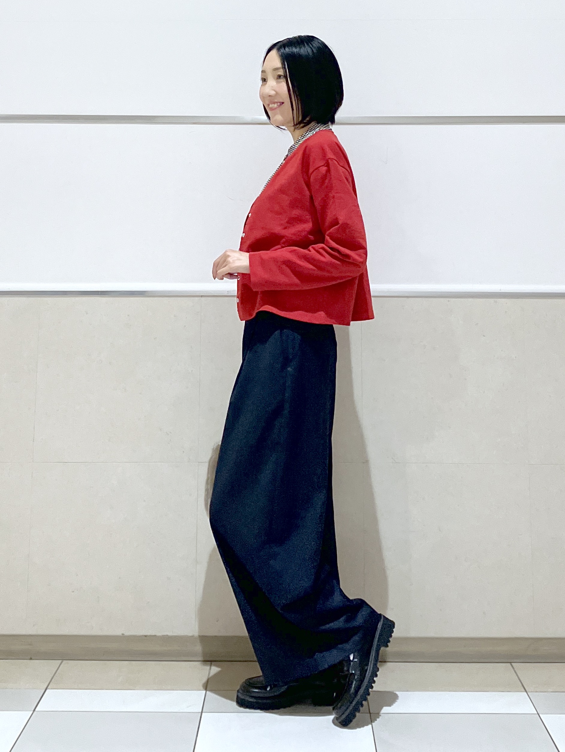 eriko さんの「Dessin｜【秋羽織り/洗える】ハウンドトゥースフリルブラウス」を使ったコーディネート