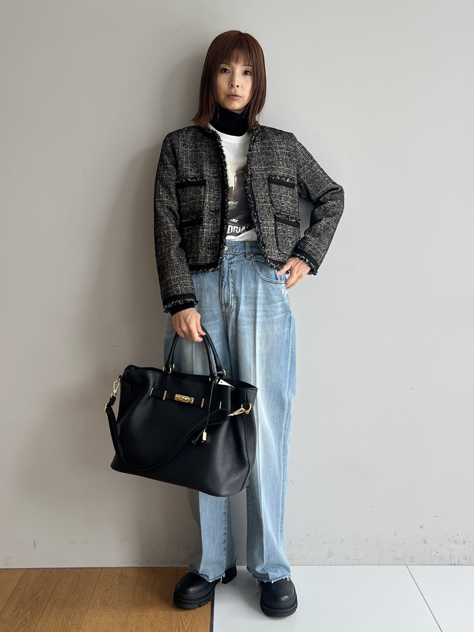 misaさんの「DRESSTERIOR｜センタープレス ワイドストレートデニム」を使ったコーディネート
