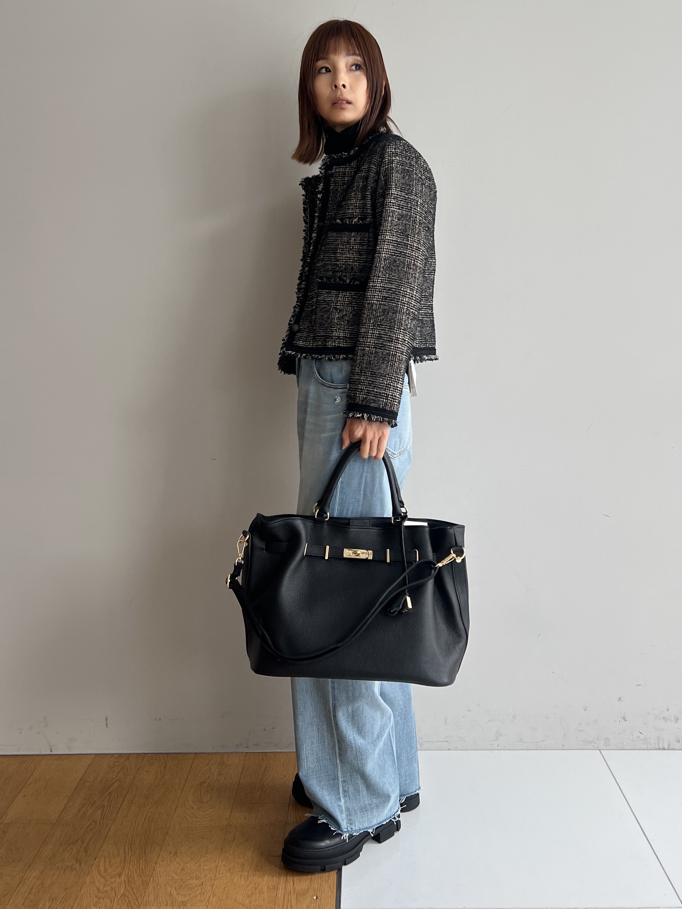 misaさんの「DRESSTERIOR｜センタープレス ワイドストレートデニム」を使ったコーディネート