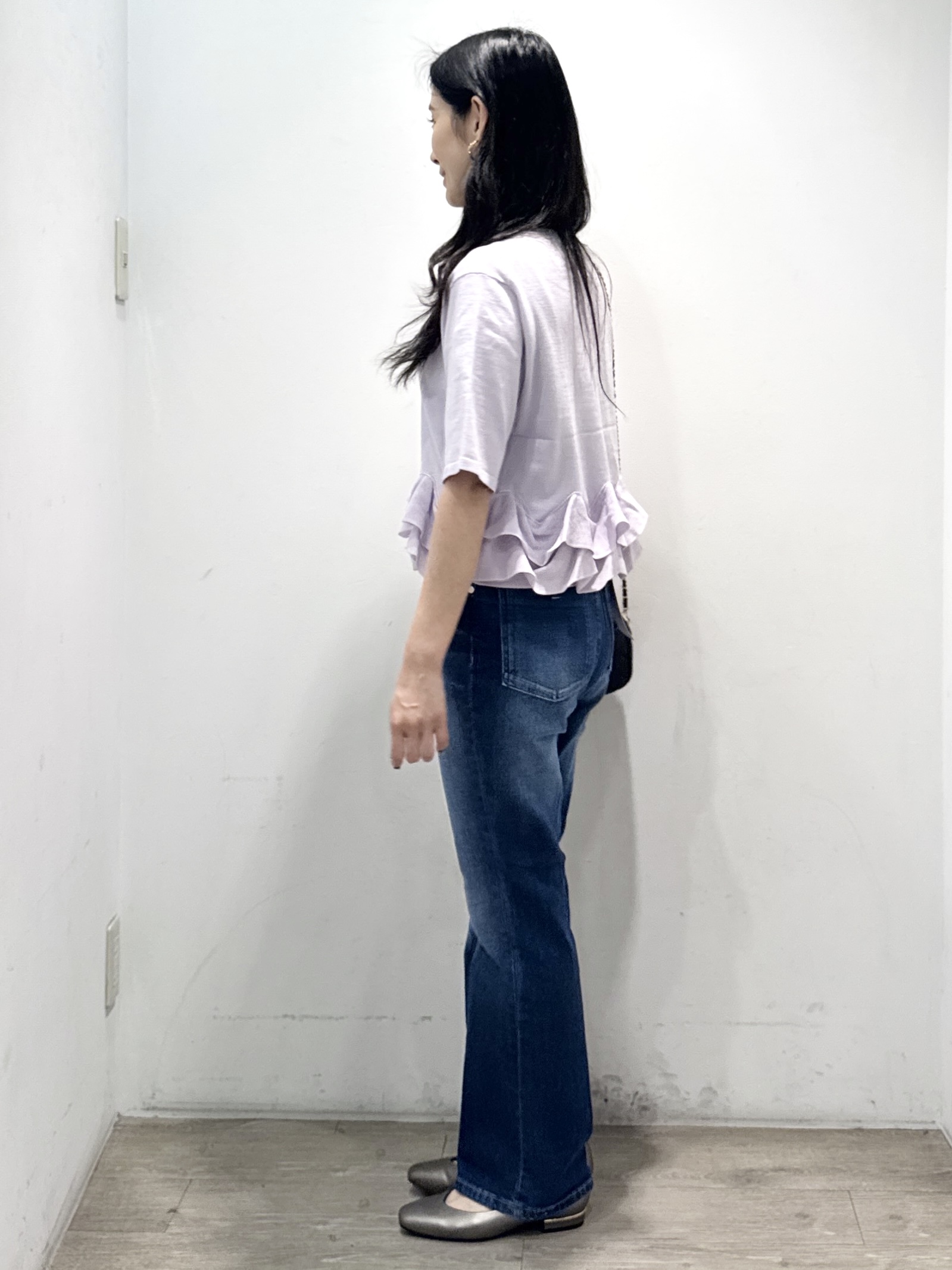 yuicciさんの「OPAQUE.CLIP｜【UVケア／遮熱性】裾フリルヘンリーネックニット《抗ピル／洗濯機OK》」を使ったコーディネート