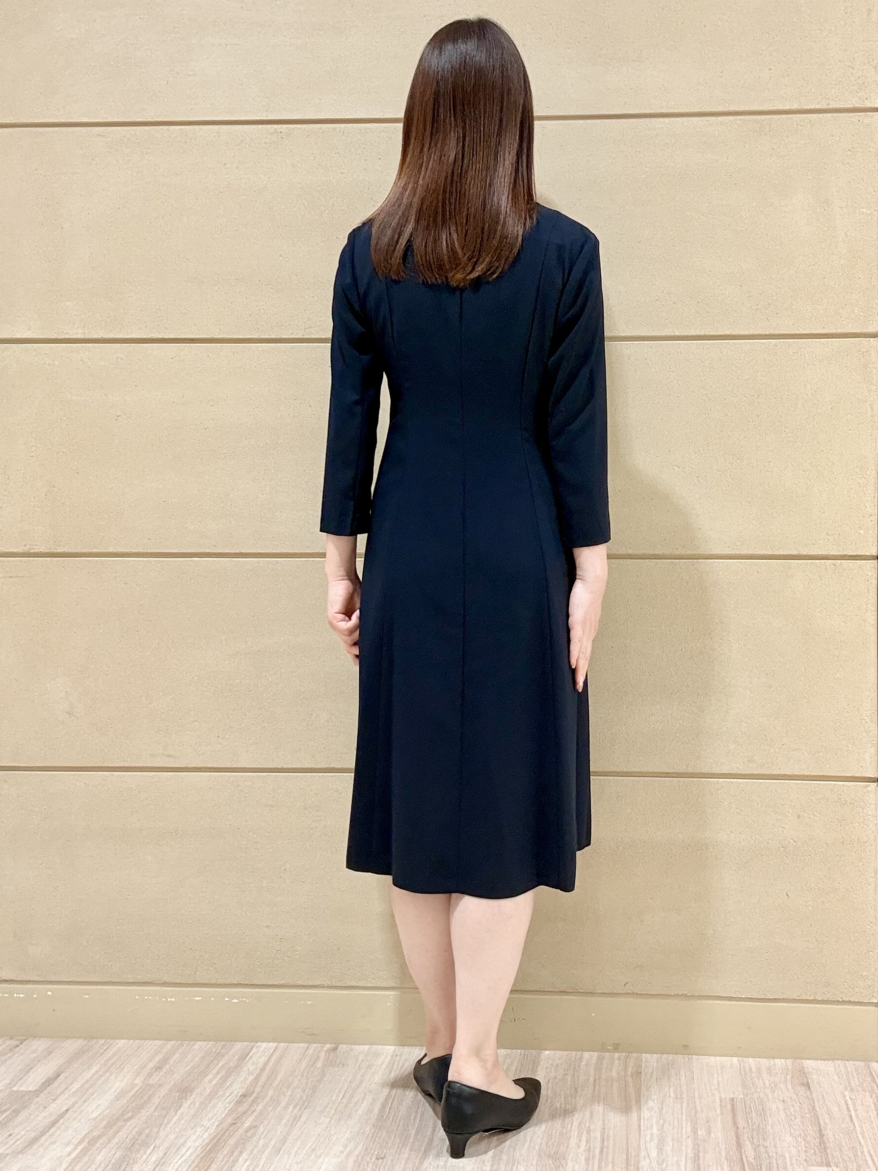Marさんの「Reflect｜【SS-4Lサイズ】パール調パーツデザイン ノーカラーワンピース」を使ったコーディネート