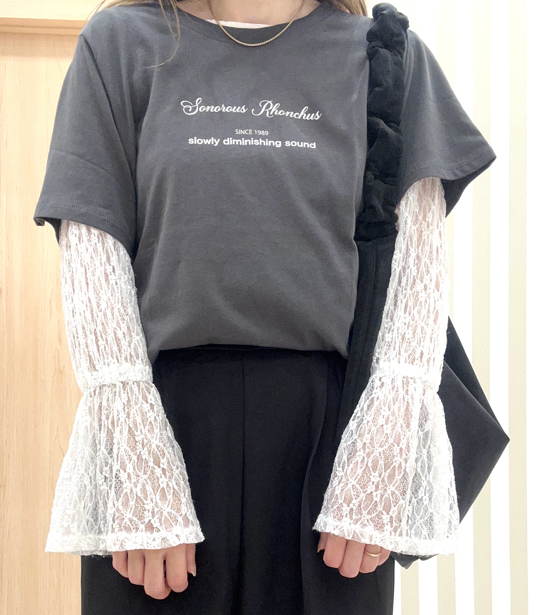 ririさんの「SHOO･LA･RUE｜レースで華やかに映える 旬な透け感の レースシャーリングトップス」を使ったコーディネート
