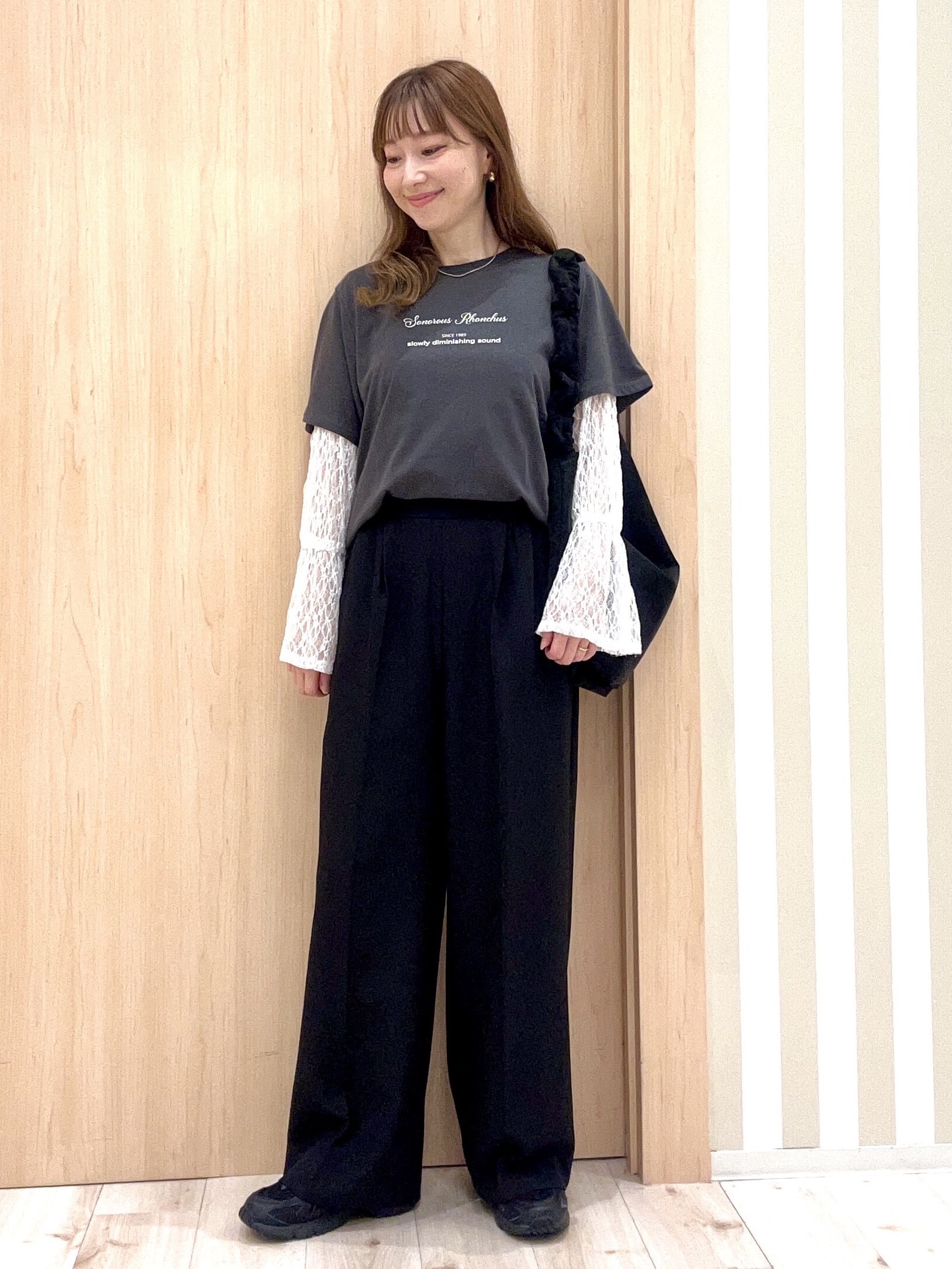 ririさんの「SHOO･LA･RUE｜レースで華やかに映える 旬な透け感の レースシャーリングトップス」を使ったコーディネート