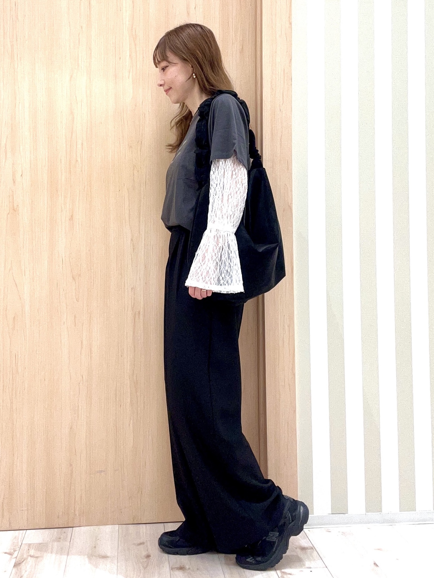 ririさんの「SHOO･LA･RUE｜レースで華やかに映える 旬な透け感の レースシャーリングトップス」を使ったコーディネート