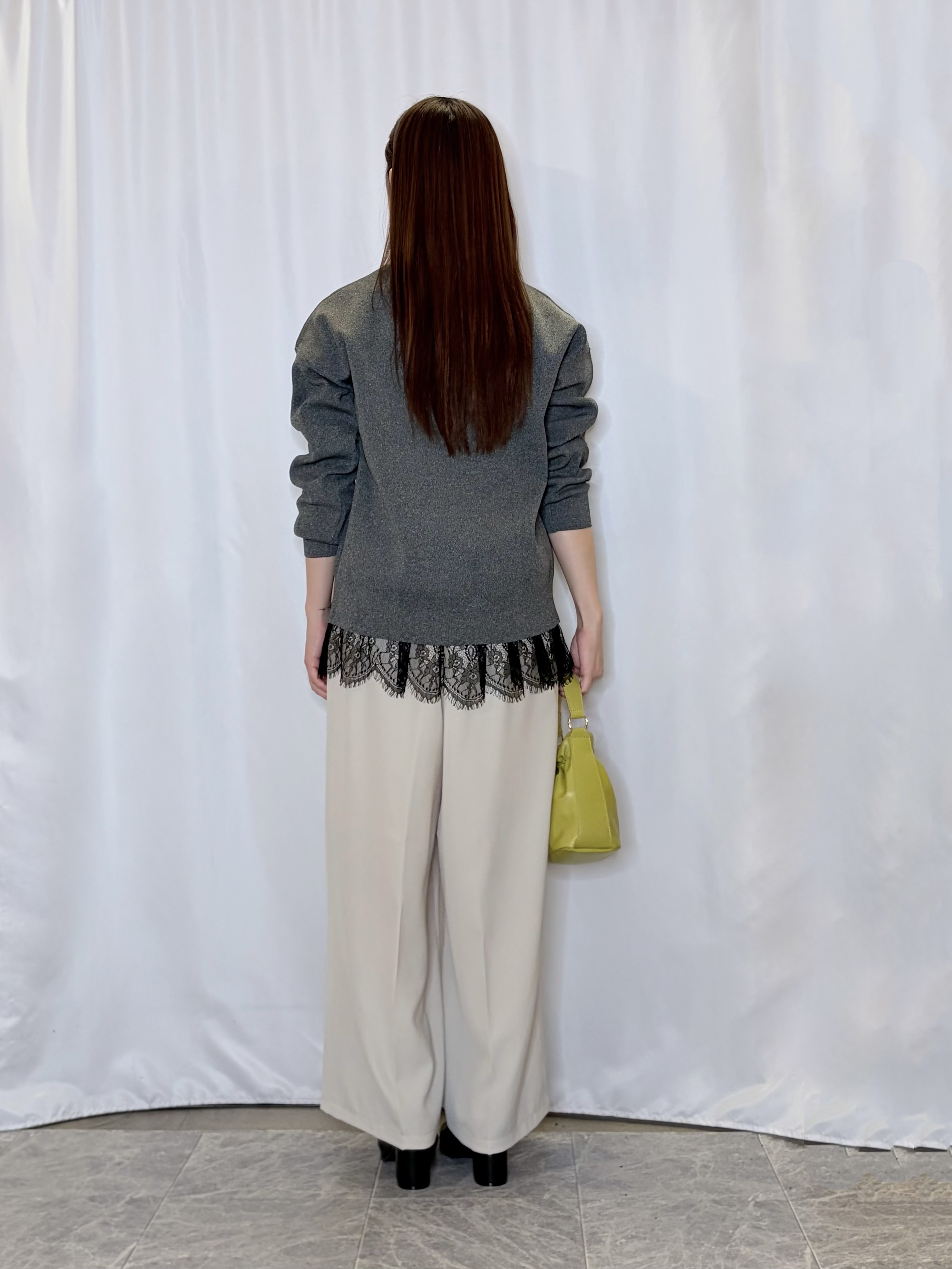 おうめさんの「SHOO･LA･RUE｜【セットアップ可/洗濯機可】軽やかに羽織れる スポンディッシュ ニットカーディガン」を使ったコーディネート
