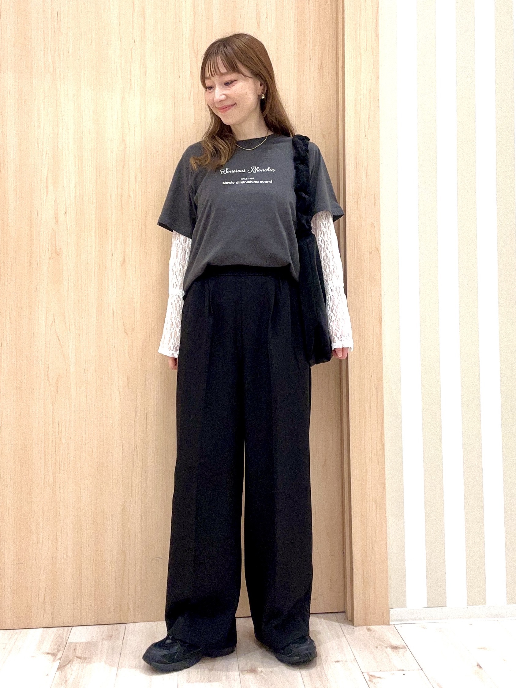 ririさんの「SHOO･LA･RUE｜レースで華やかに映える 旬な透け感の レースシャーリングトップス」を使ったコーディネート