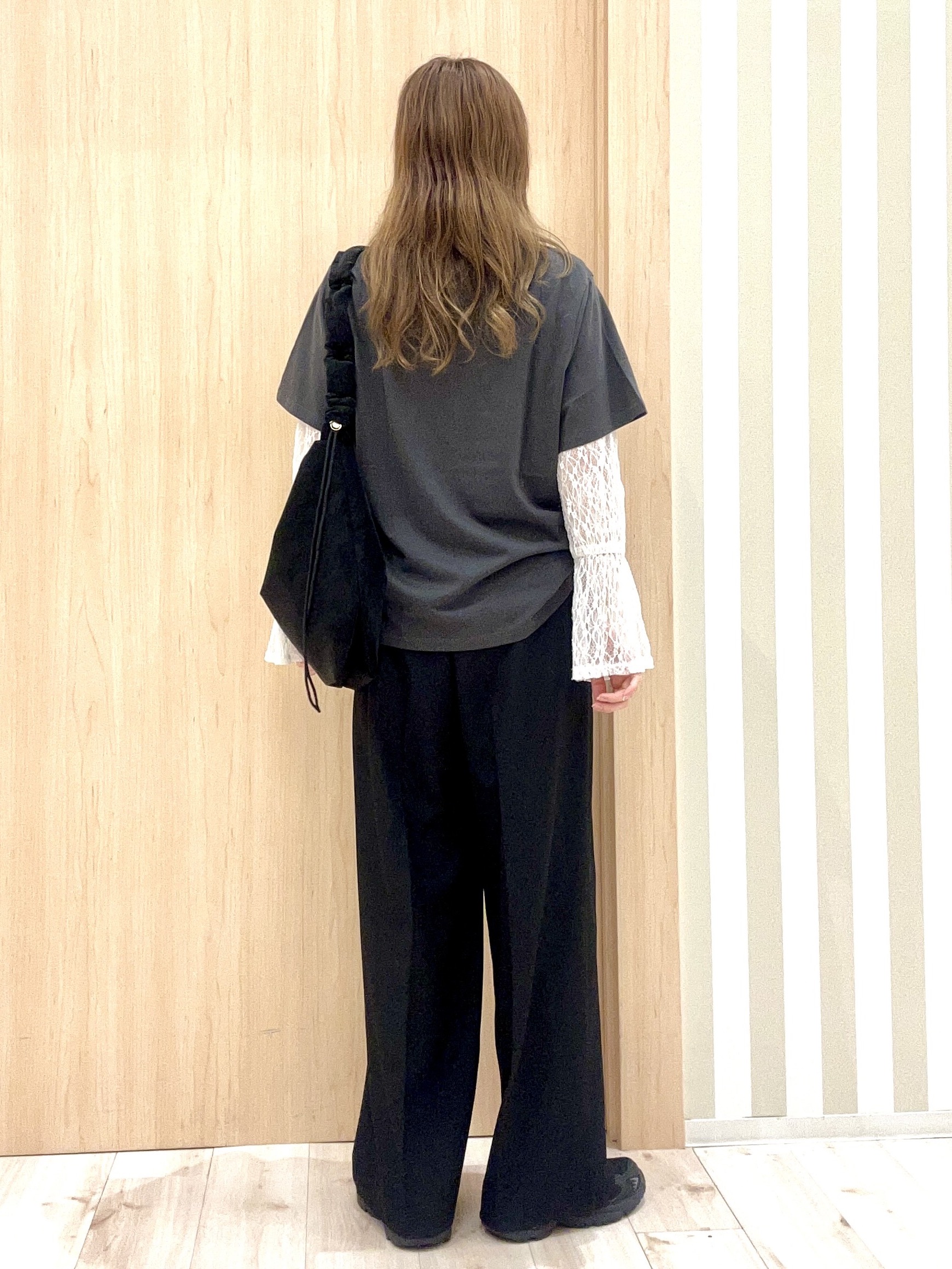 ririさんの「SHOO･LA･RUE｜レースで華やかに映える 旬な透け感の レースシャーリングトップス」を使ったコーディネート