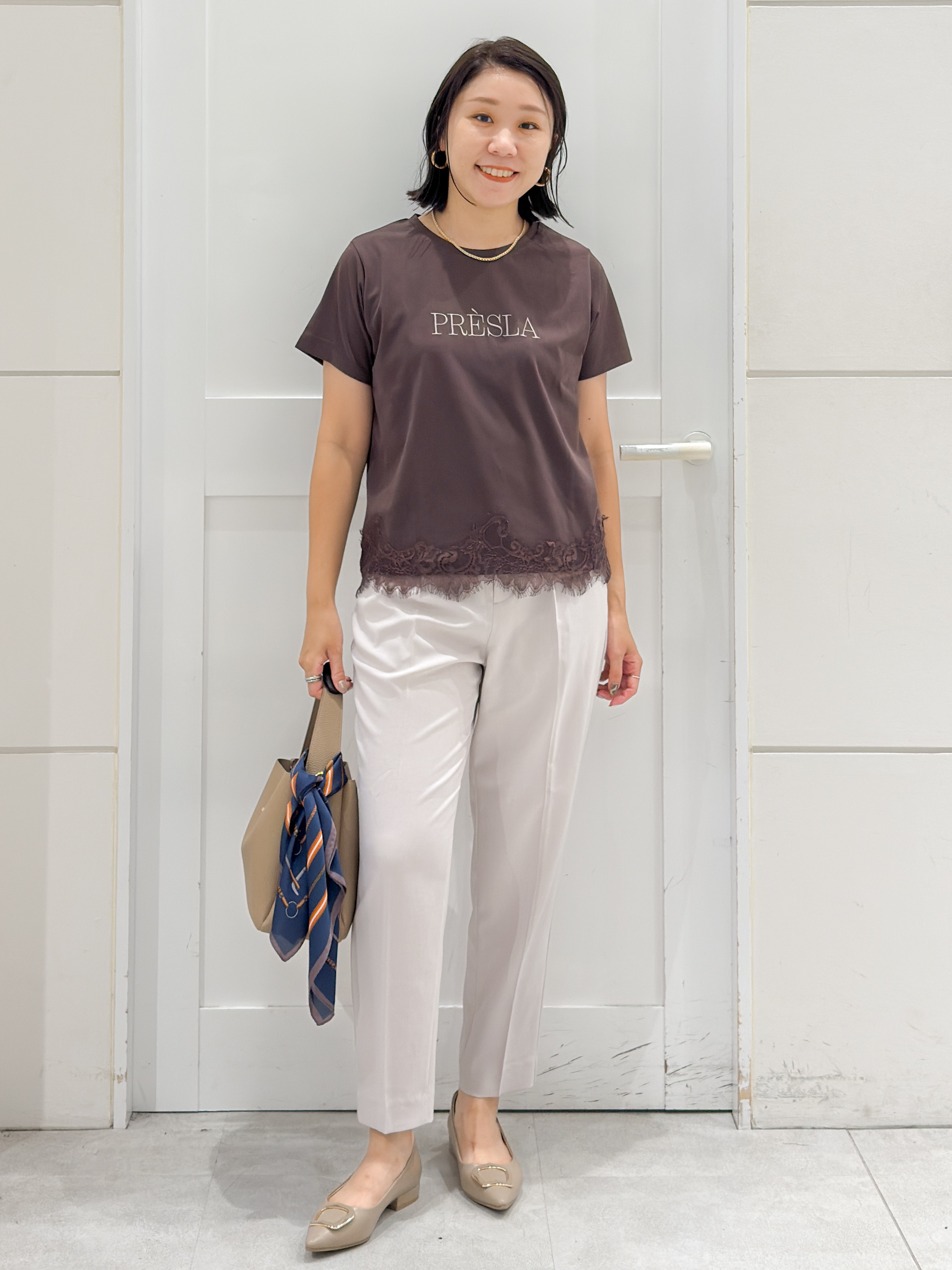 yuka.aさんの「OPAQUE.CLIP｜【接触冷感／UVケア】裾レースロゴTシャツ《洗濯機OK／S-3L》」を使ったコーディネート