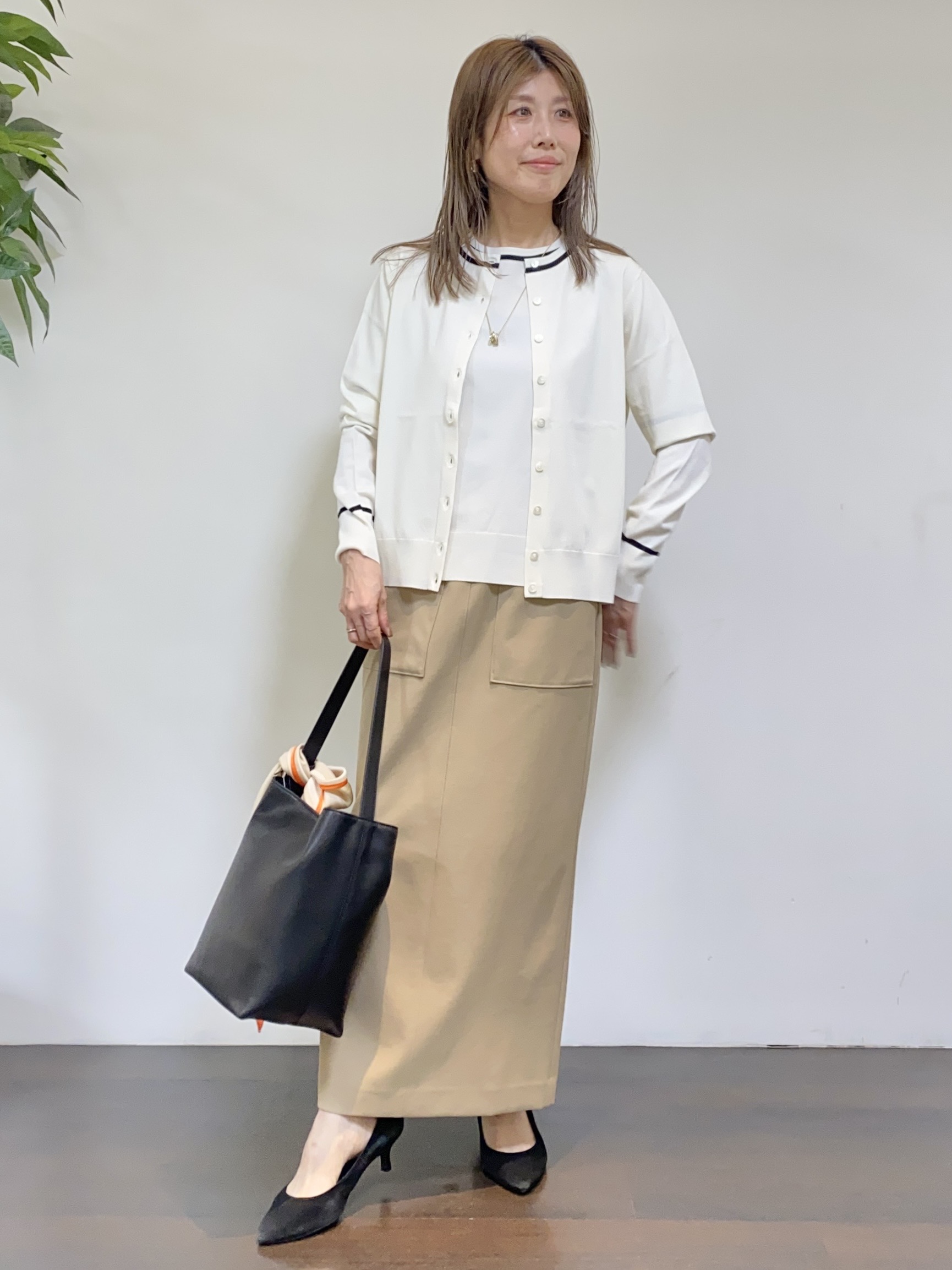 tomoさんの「UNTITLED｜【アンサンブル可能/秋羽織り】コンパクトニットカーディガン」を使ったコーディネート