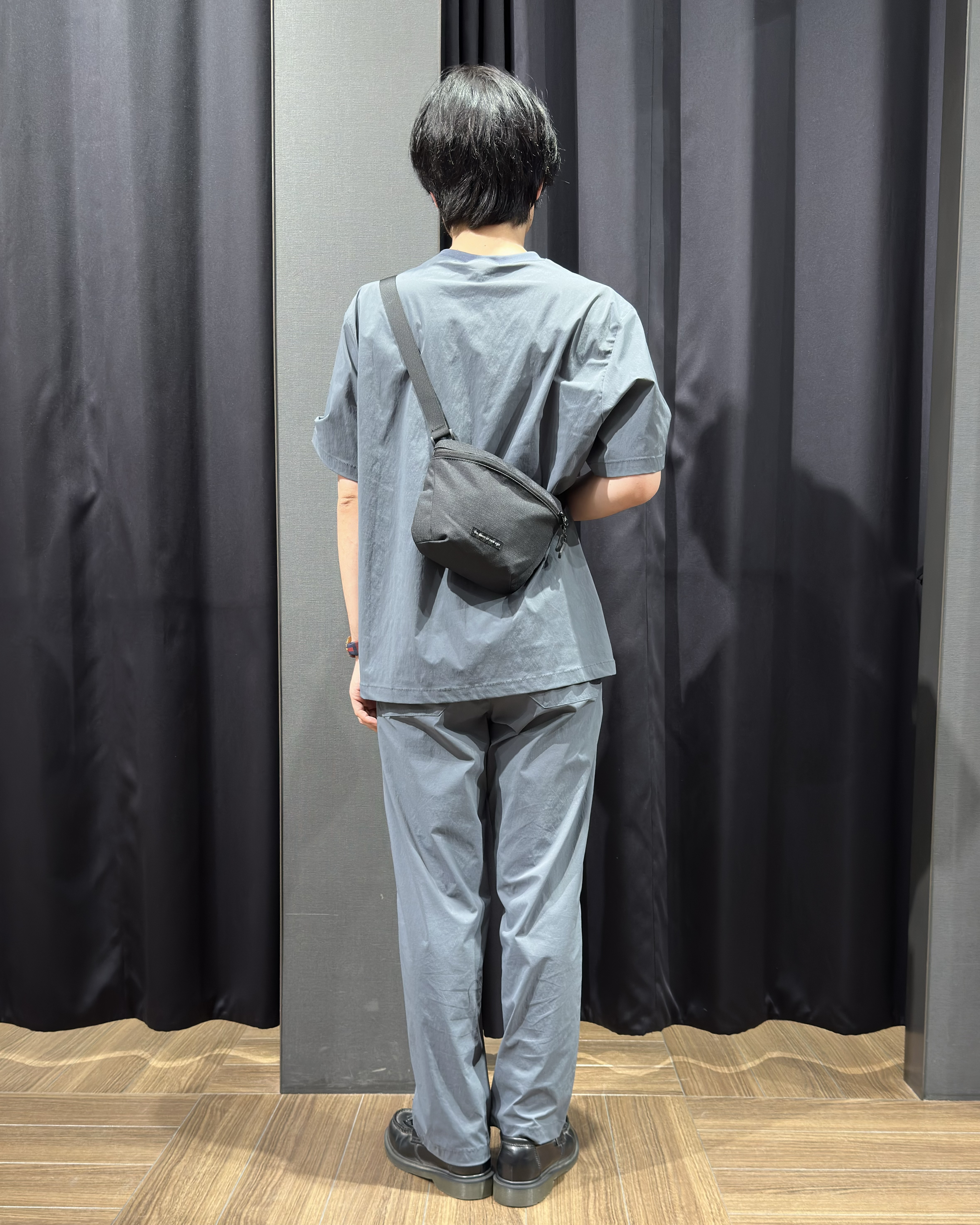 tomoyaさんの「THE SHOP TK｜【接触冷感/洗濯機OK／セットアップ可】ナイロンストレッチ半袖Tシャツ」を使ったコーディネート
