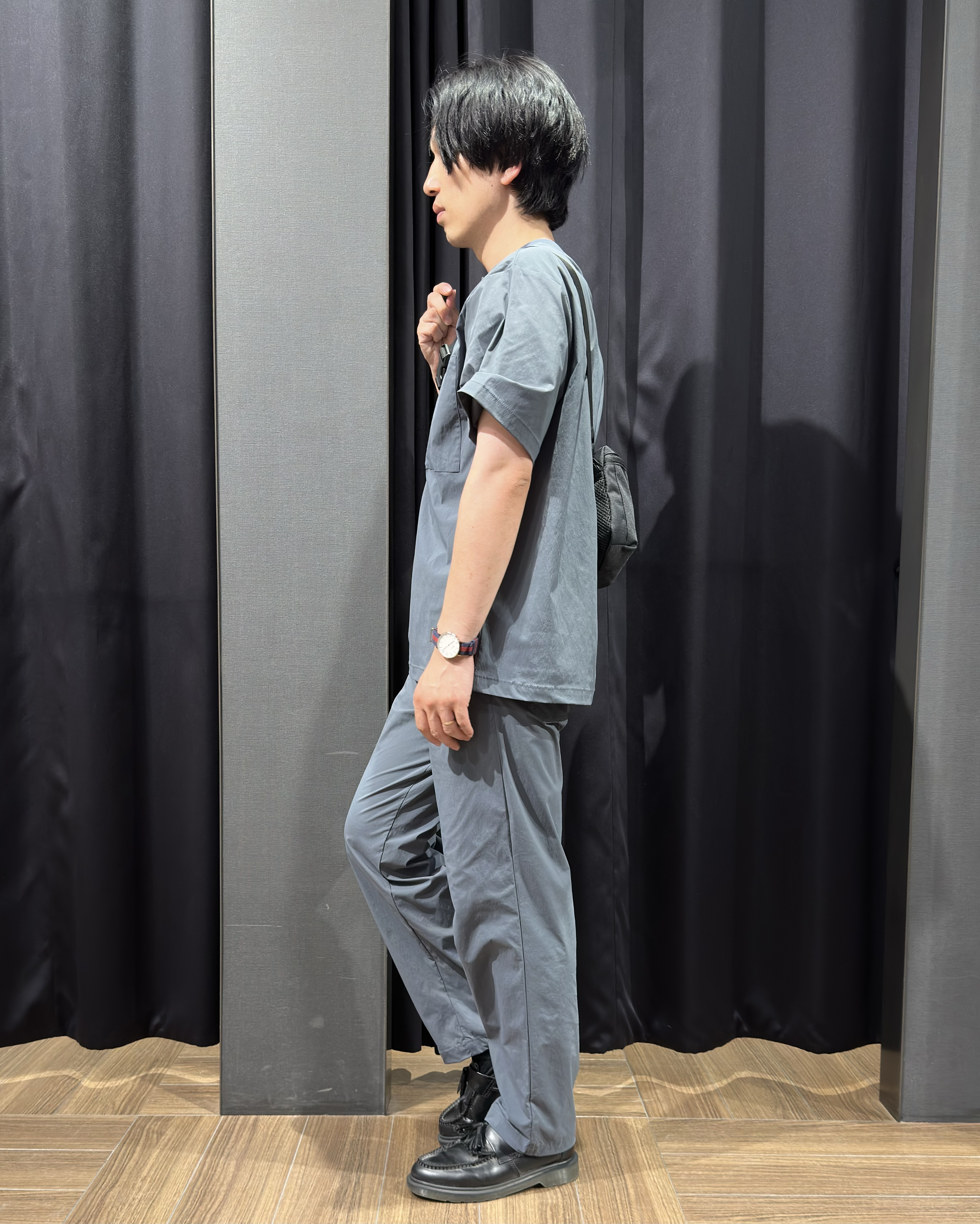 tomoyaさんの「THE SHOP TK｜【接触冷感/洗濯機OK／セットアップ可】ナイロンストレッチ半袖Tシャツ」を使ったコーディネート
