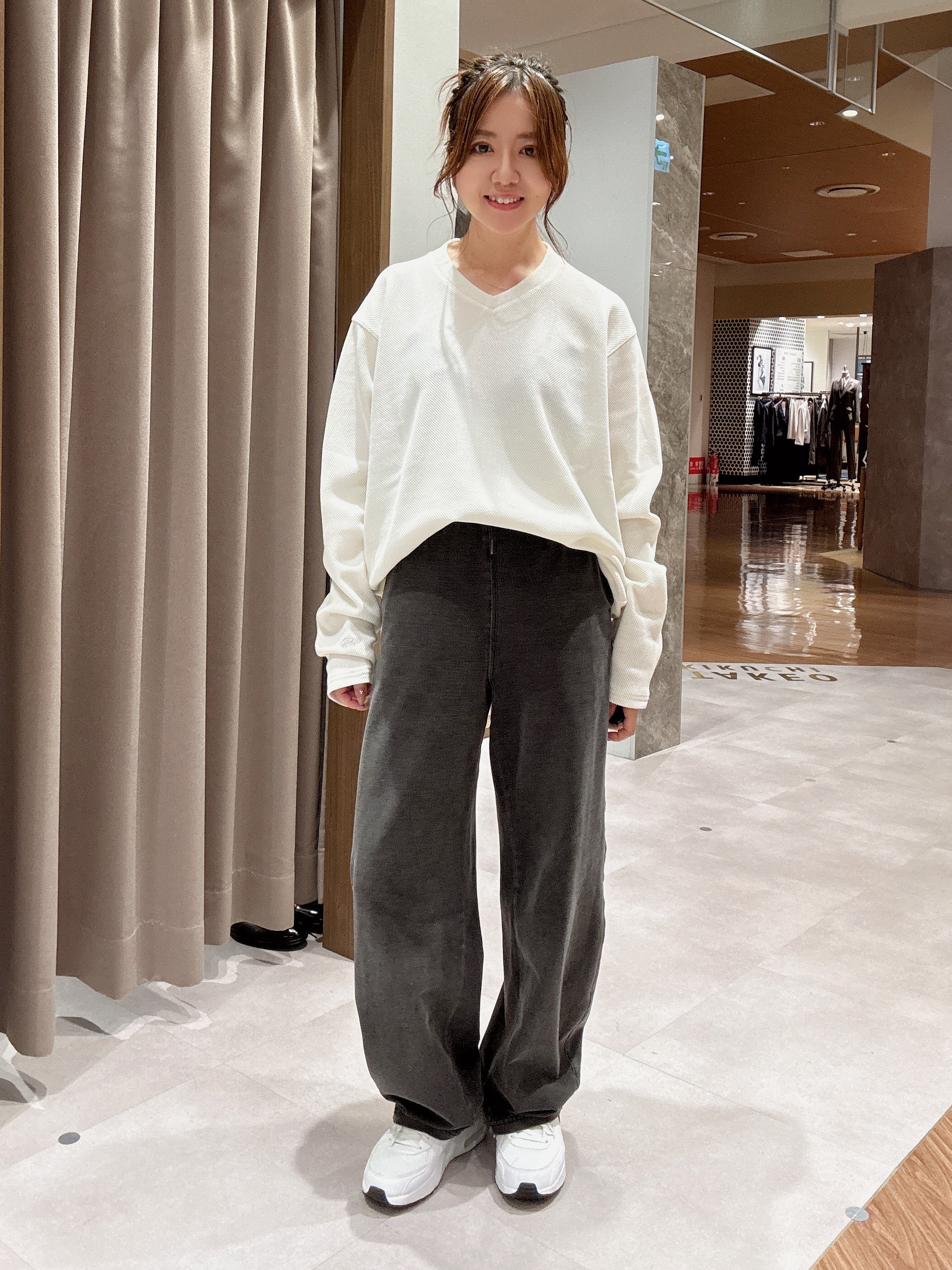 hanechanさんの「TAKEO KIKUCHI｜【日本製】メッシュ ジャージ Vネック プルオーバー」を使ったコーディネート