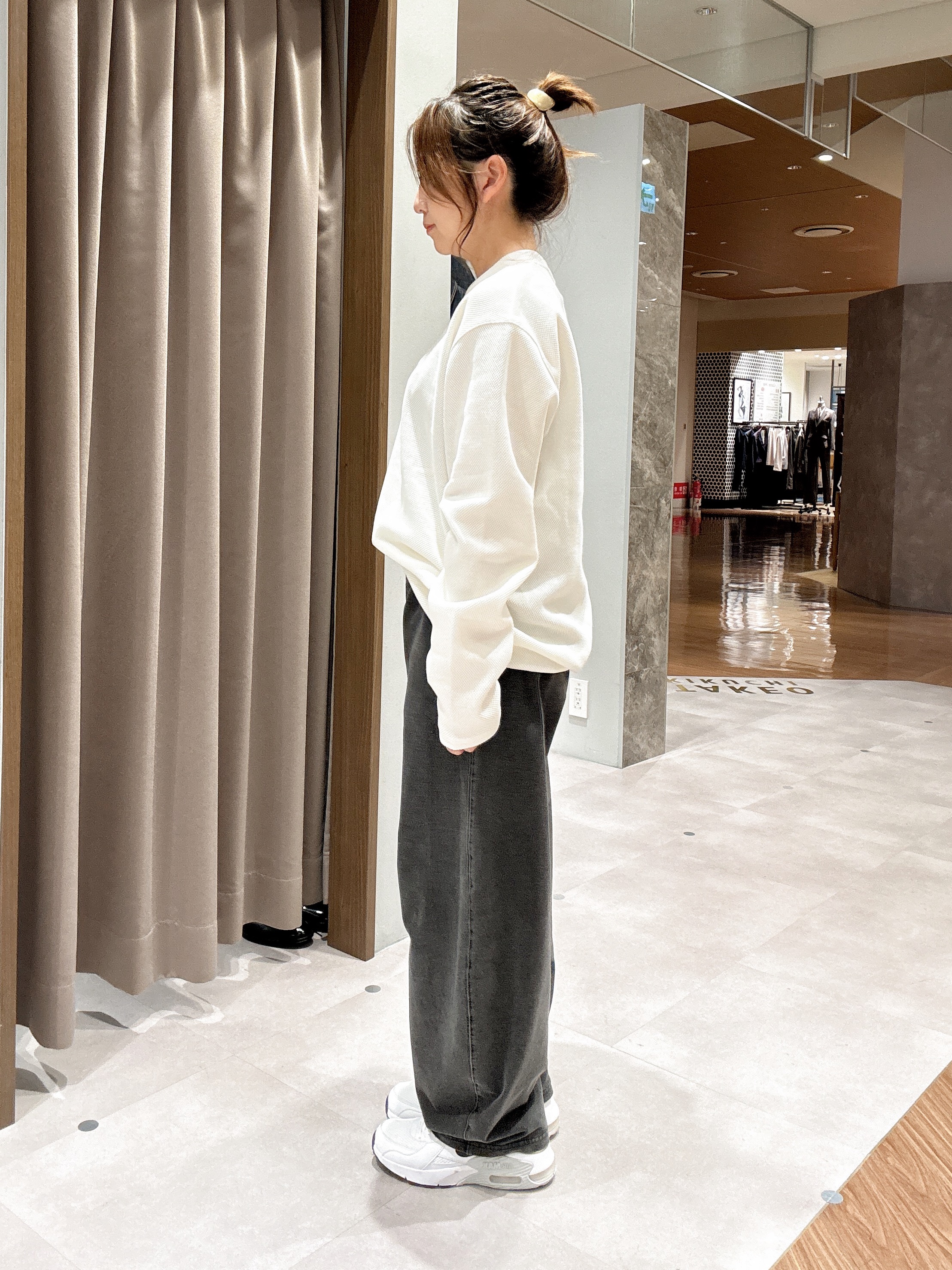 hanechanさんの「TAKEO KIKUCHI｜【日本製】メッシュ ジャージ Vネック プルオーバー」を使ったコーディネート