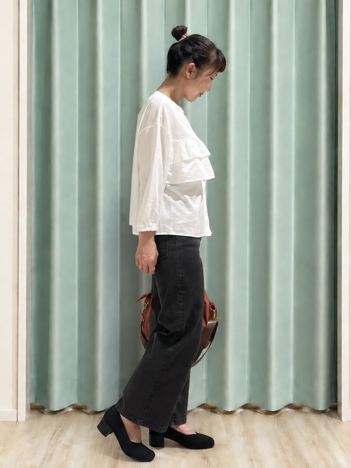 まつみさんの「SHOO･LA･RUE｜【S-LL/洗濯機可】1枚で華やか ティアードフリルブラウス」を使ったコーディネート