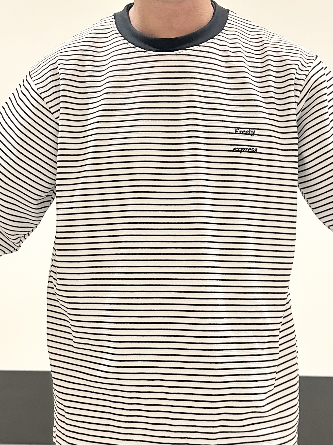 KENJI Iさんの「THE SHOP TK｜【洗濯機OK】リップルボーダー長袖Tシャツ」を使ったコーディネート
