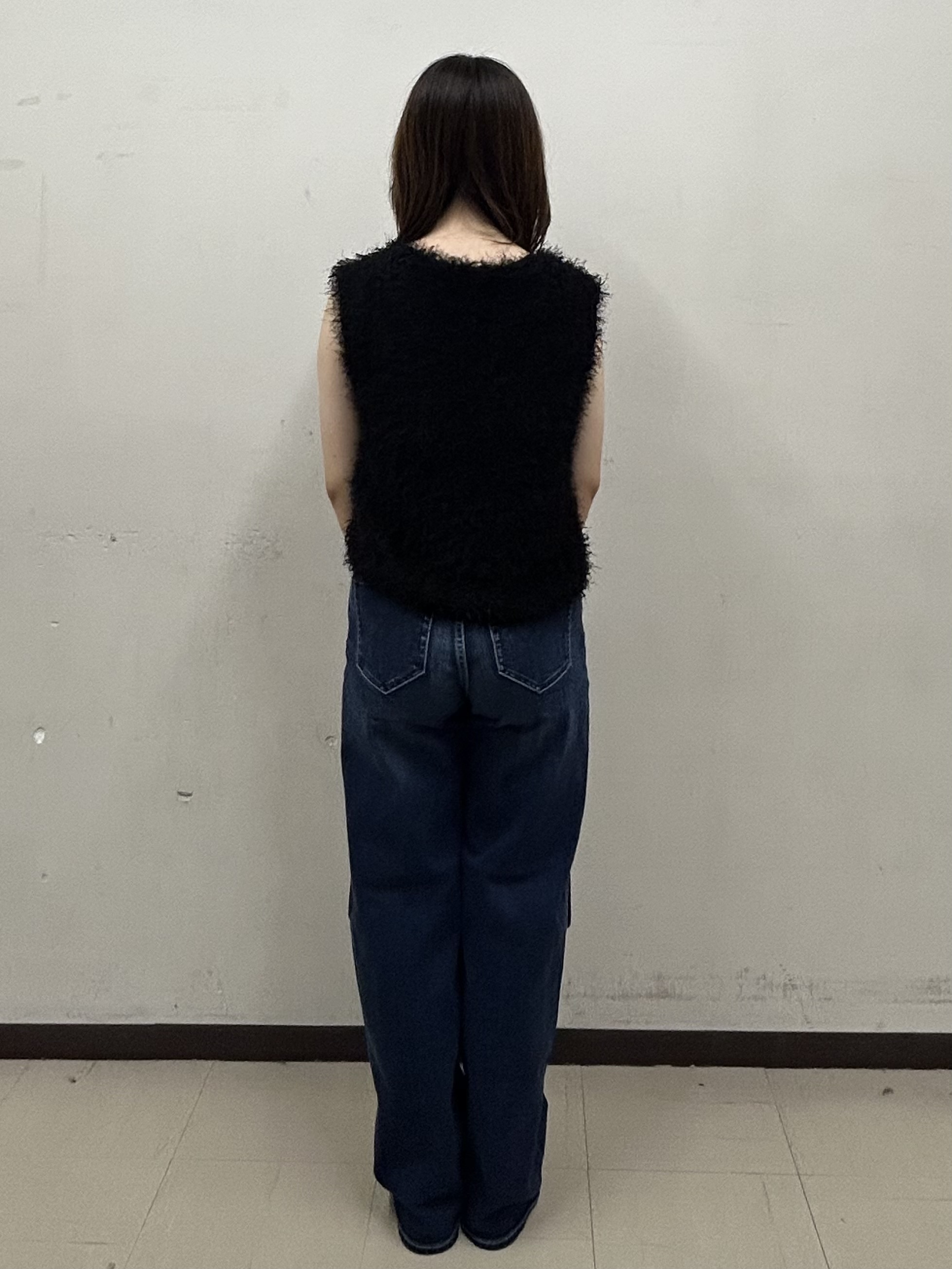 noeさんの「INDIVI｜【洗える】ファンシーヤーンVネックニットベスト」を使ったコーディネート