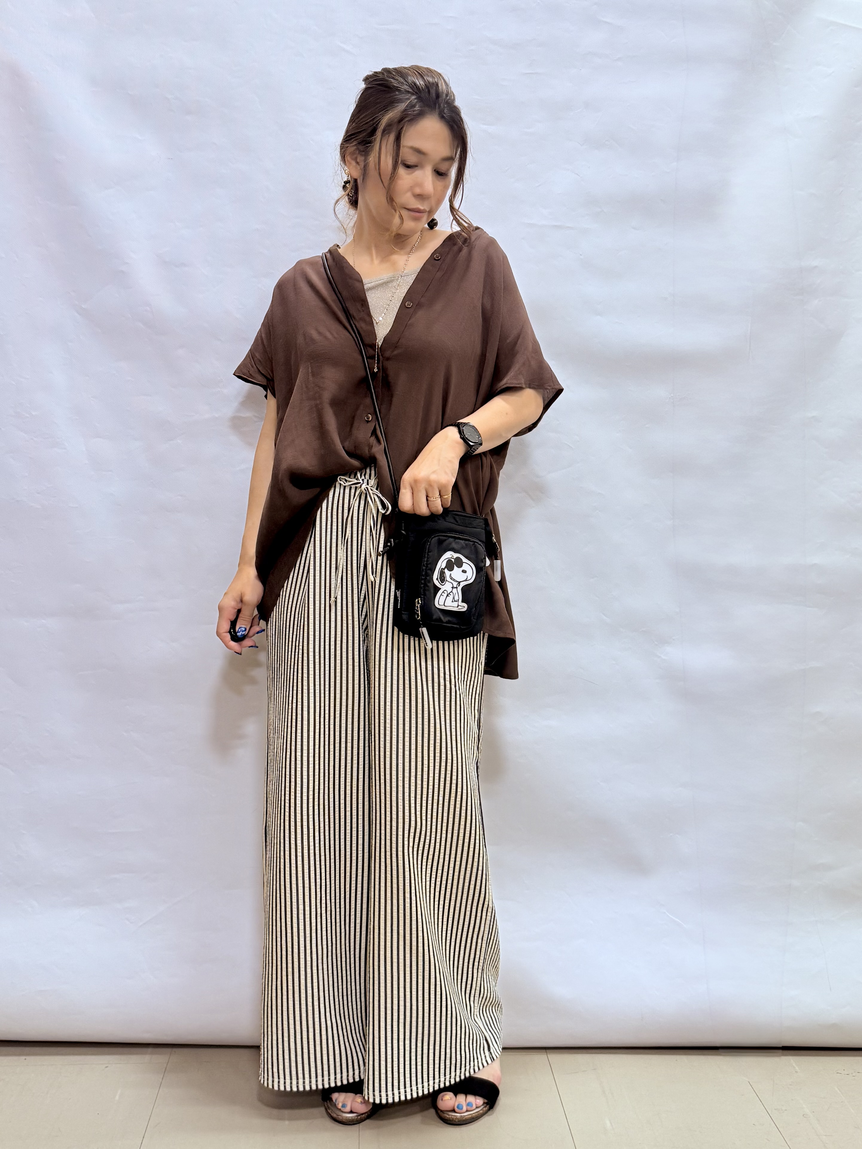 fuuさんの「SHOO･LA･RUE｜【UV/洗濯機可】ほんのりシアーで上品な バックギャザーブラウス」を使ったコーディネート