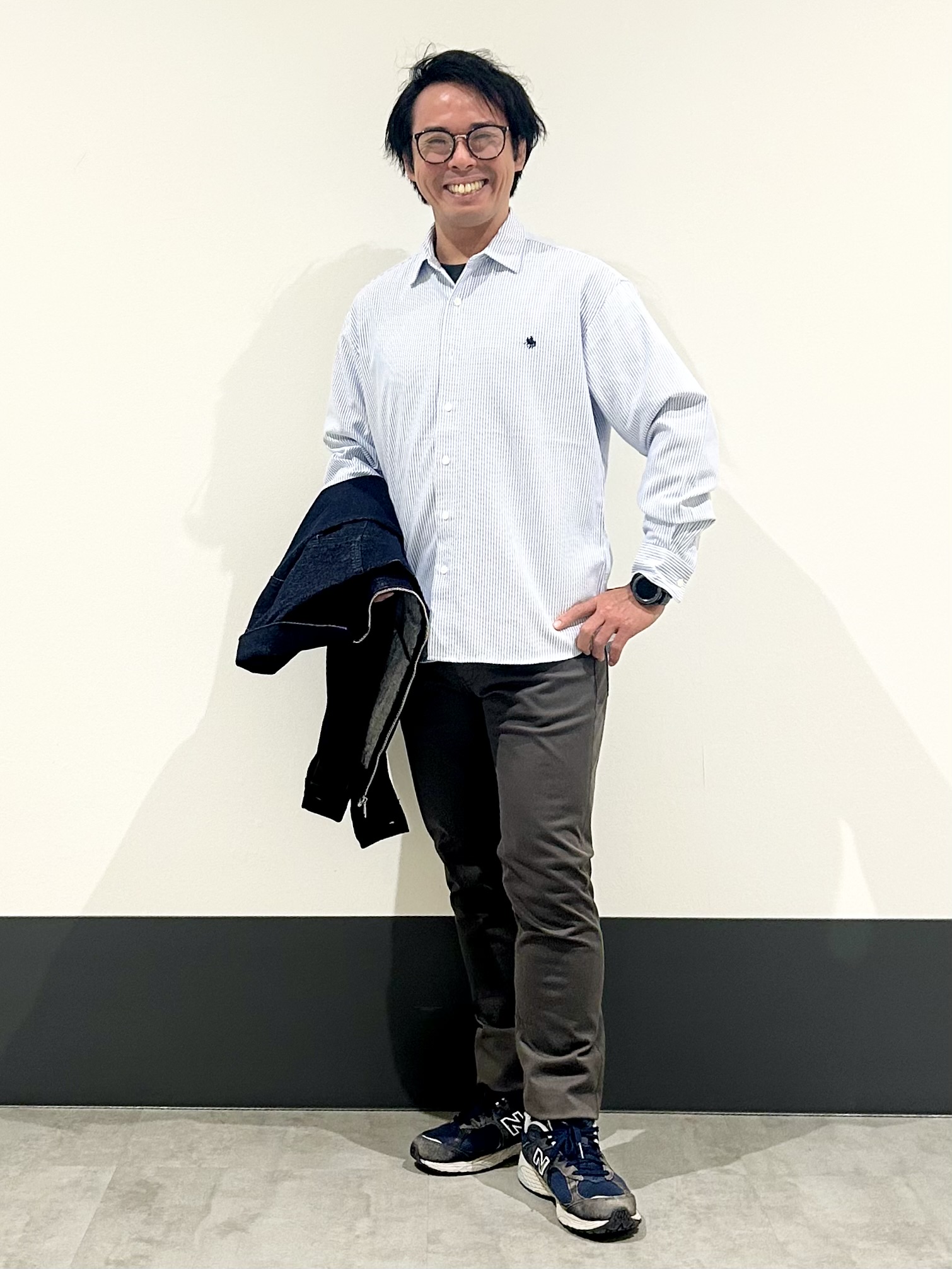 KENJI Iさんの「THE SHOP TK｜【色落ちしにくい/セットアップ可】デニムライク ジップアップジャケット」を使ったコーディネート