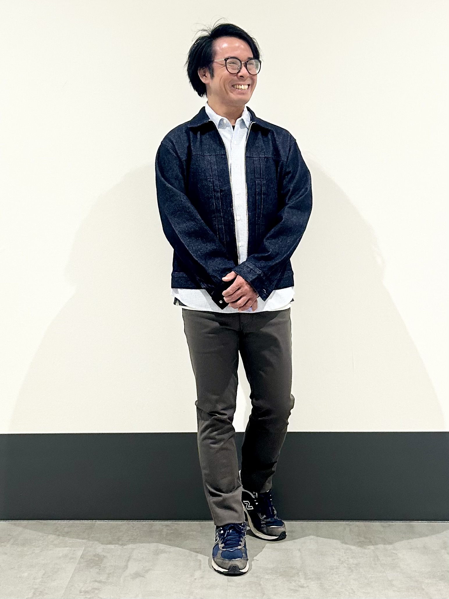 KENJI Iさんの「THE SHOP TK｜【色落ちしにくい/セットアップ可】デニムライク ジップアップジャケット」を使ったコーディネート
