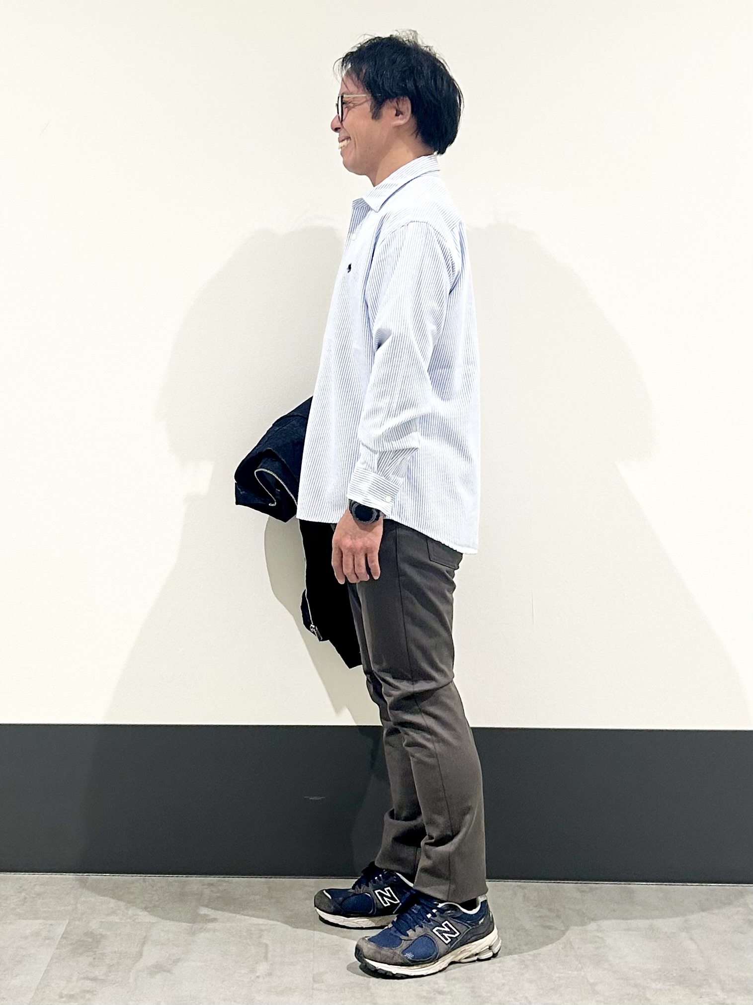 KENJI Iさんの「THE SHOP TK｜【色落ちしにくい/セットアップ可】デニムライク ジップアップジャケット」を使ったコーディネート