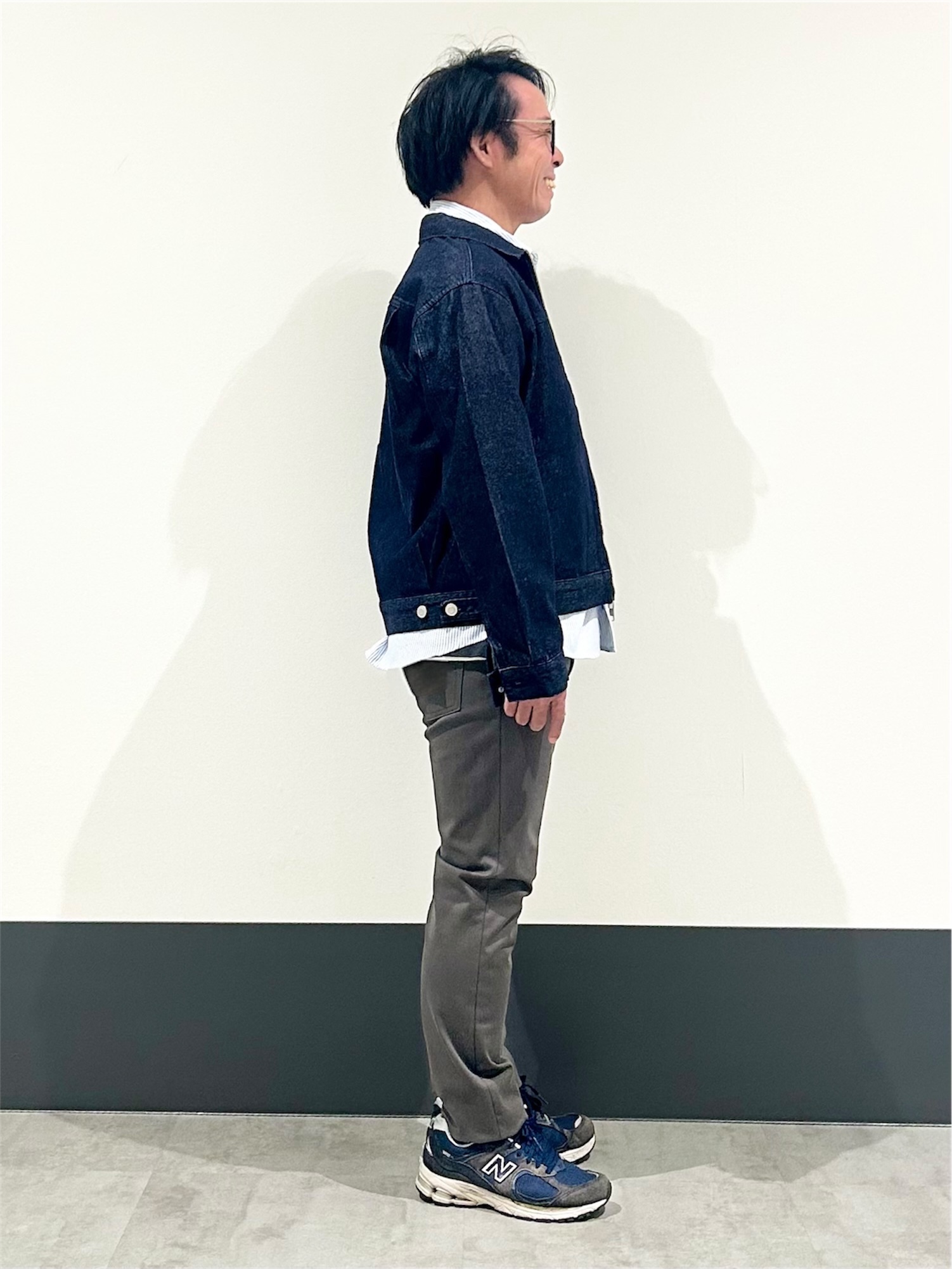 KENJI Iさんの「THE SHOP TK｜【色落ちしにくい/セットアップ可】デニムライク ジップアップジャケット」を使ったコーディネート