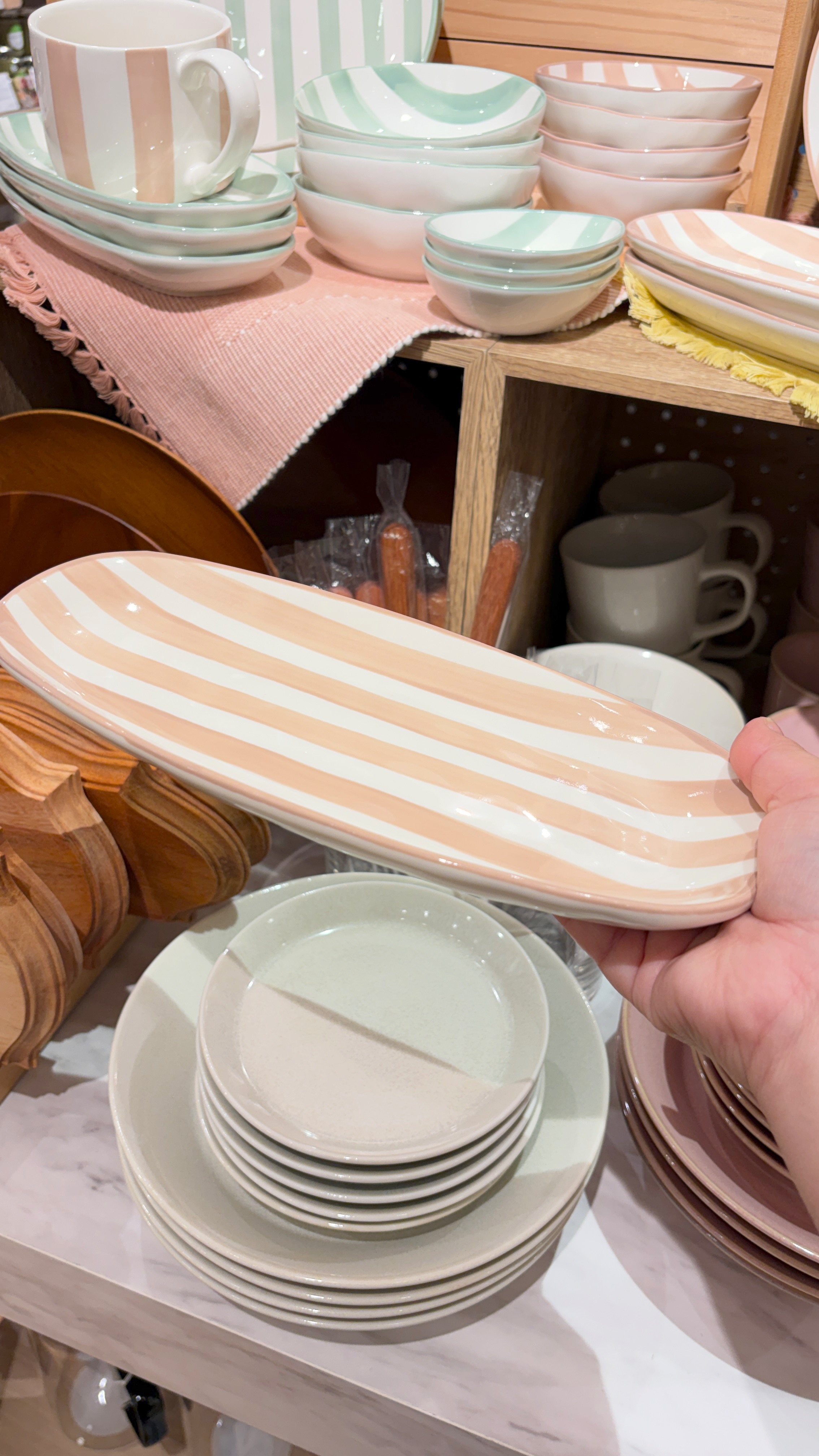 まのちゃんさんの「212 KITCHEN STORE｜ストライプ リーフボウル PK」を使ったコーディネート