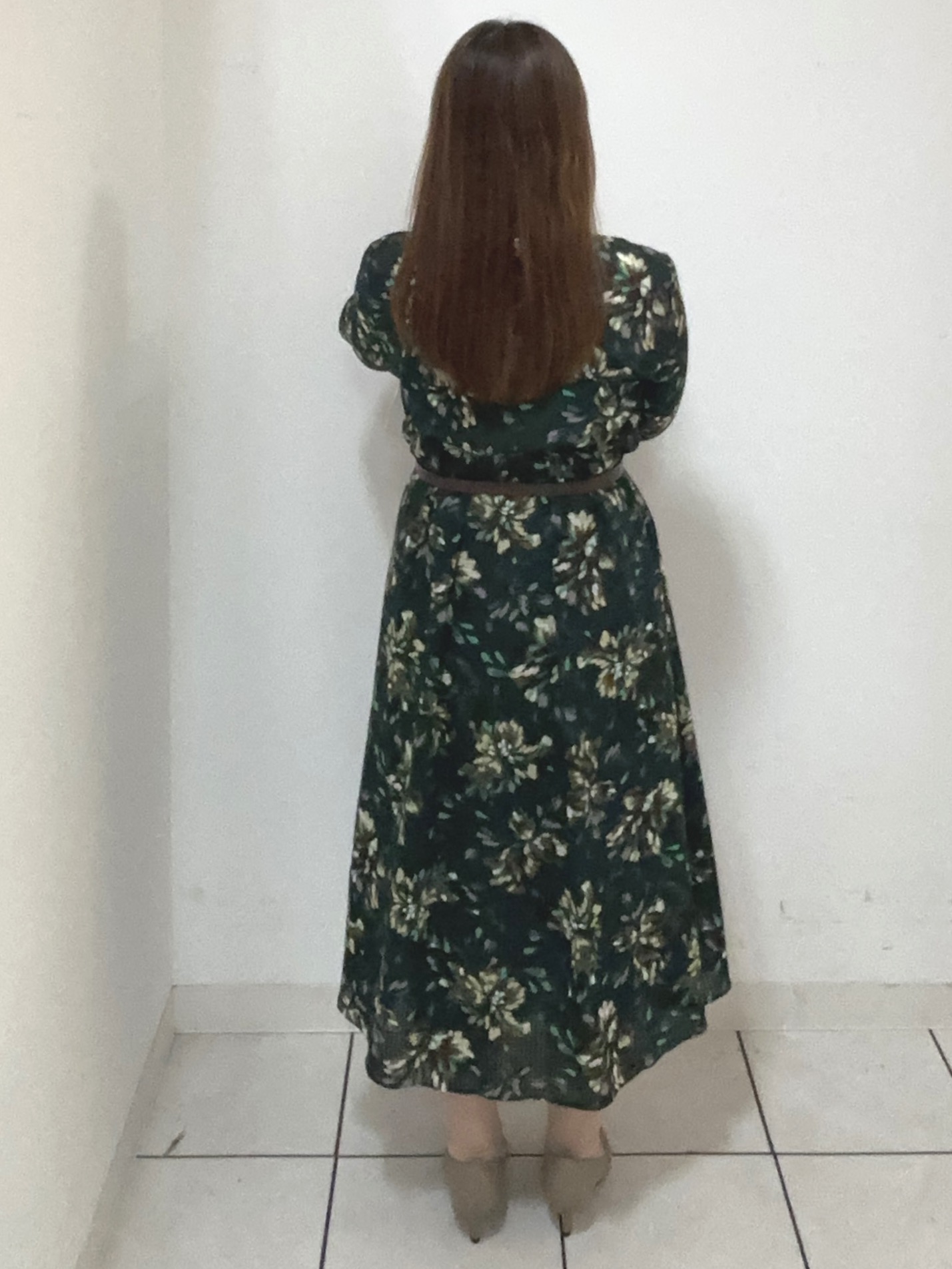 タマさんの「UNTITLED｜【秋映え/花柄】フラワープリントワンピース」を使ったコーディネート
