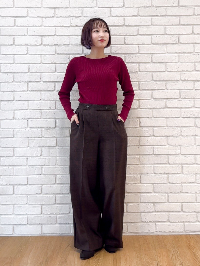 𝐜𝐡𝐢𝐤𝐚さんの「SHOO･LA･RUE｜【毛玉になりにくい/S-LL/洗濯機可】ボートネックで首元美しく やわらかリブニット」を使ったコーディネート