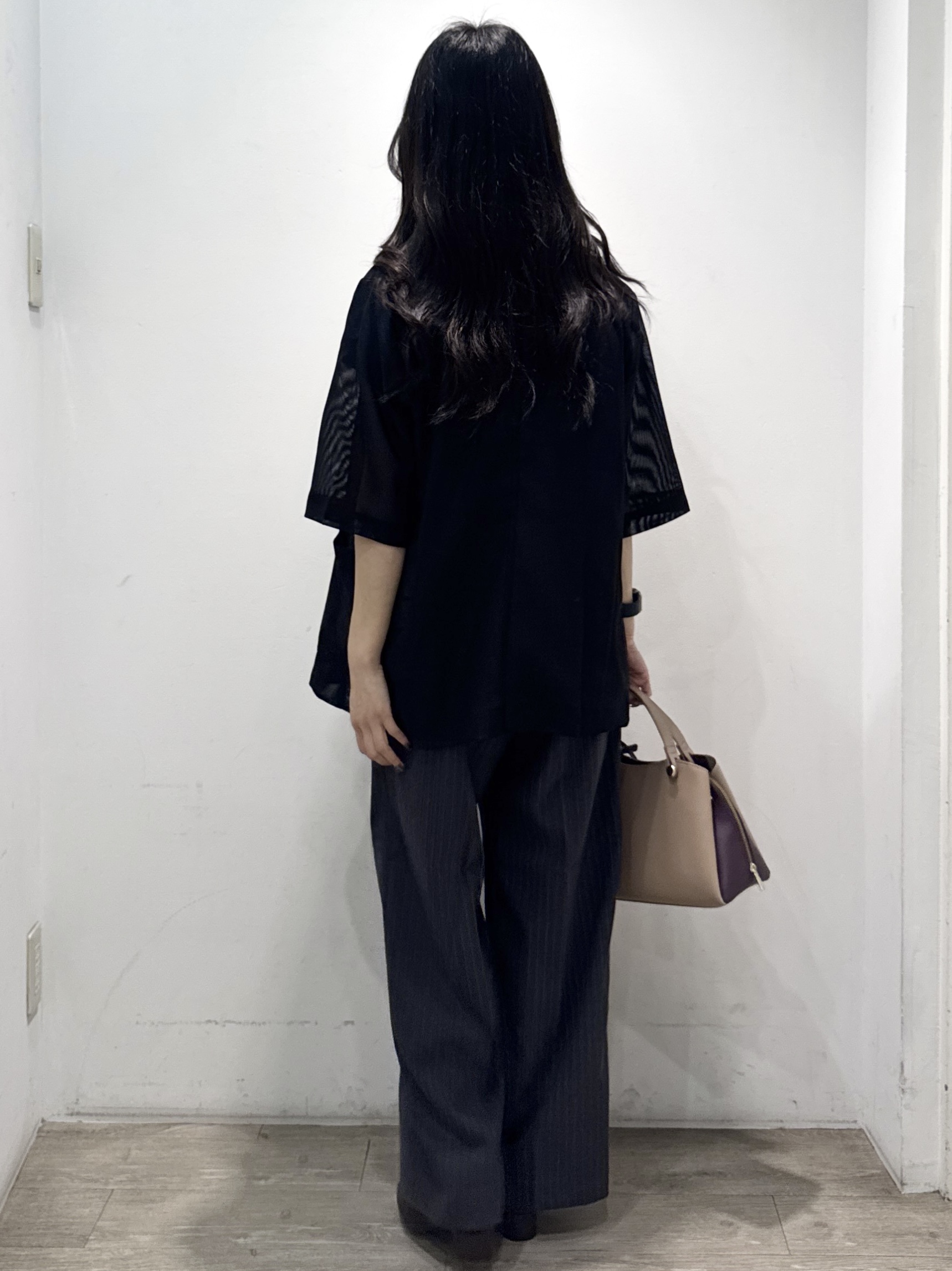 yuicciさんの「OPAQUE.CLIP｜【接触冷感／UV】フリルフレンチスリーブニット《洗濯機OK》」を使ったコーディネート