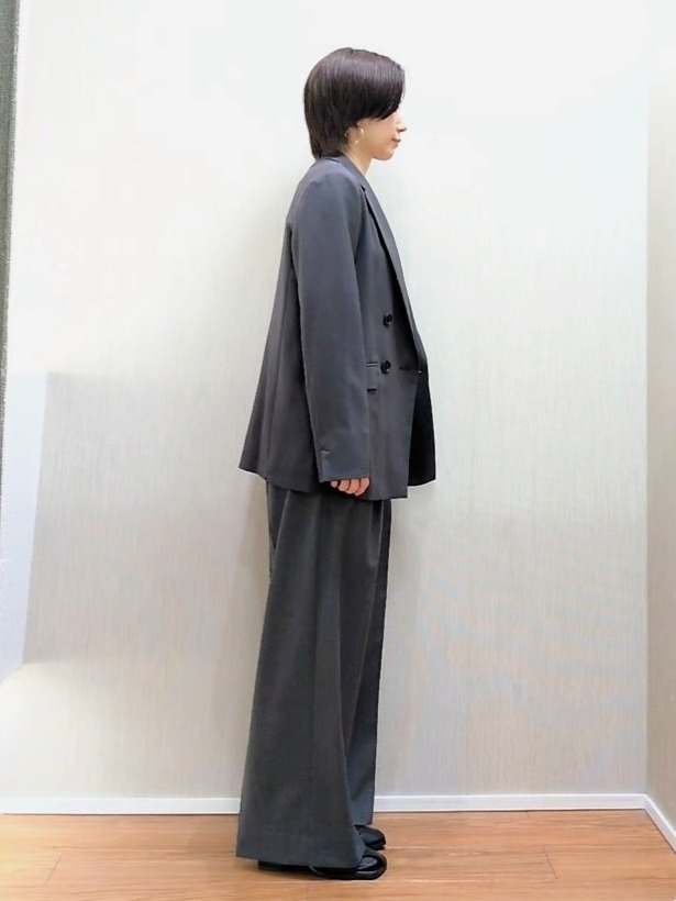 ミズタさんの「UNTITLED｜【5色展開/手洗い可】ローシルクウールニットベスト」を使ったコーディネート
