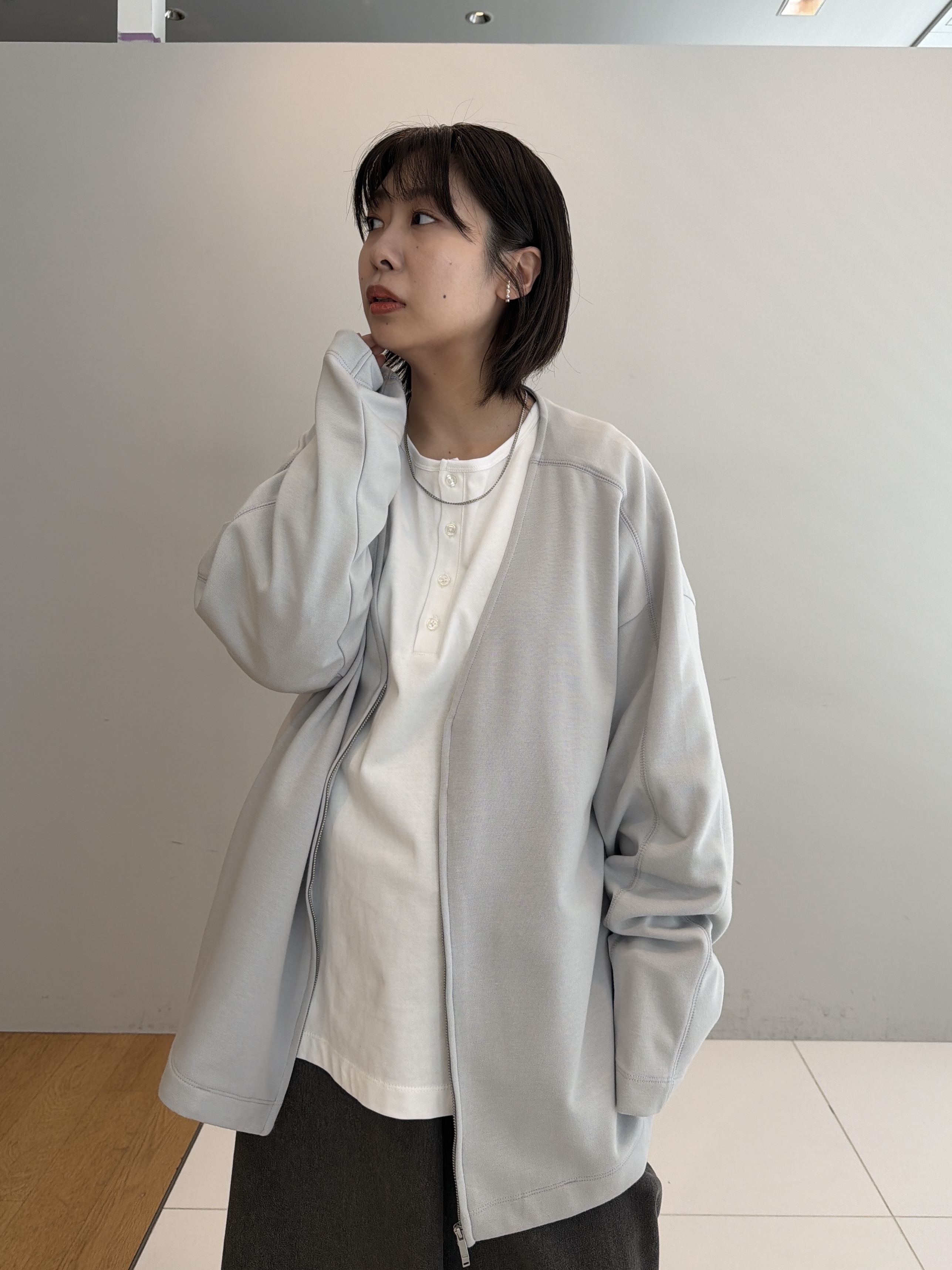 abeさんの「tk.TAKEO KIKUCHI｜ヘンリーネック長袖Tシャツ」を使ったコーディネート