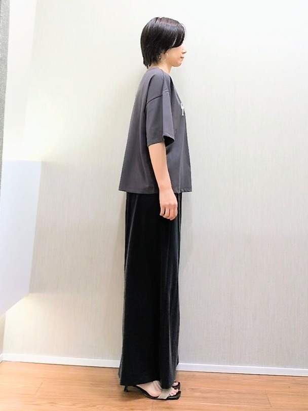 ミズタさんの「UNTITLED｜コットンロゴTシャツ」を使ったコーディネート