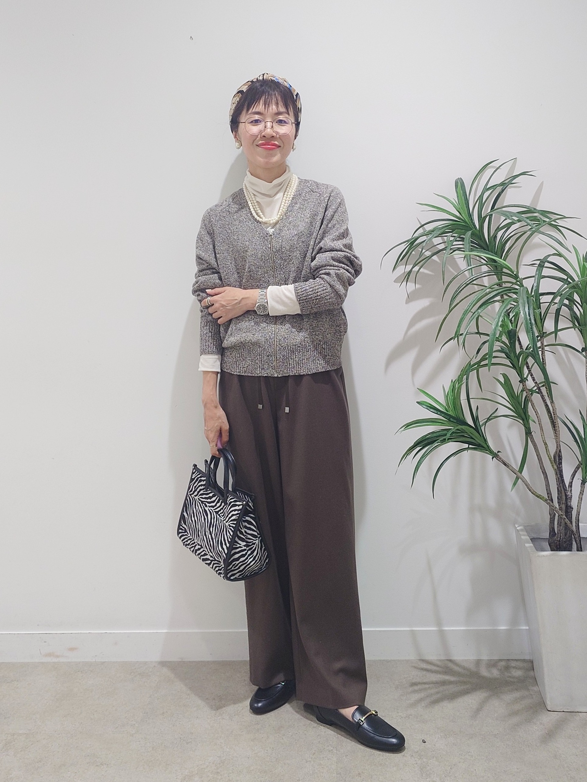 MUTSUKOさんの「UNTITLED｜【アレンジ自在】ロングパール調ネックレス」を使ったコーディネート