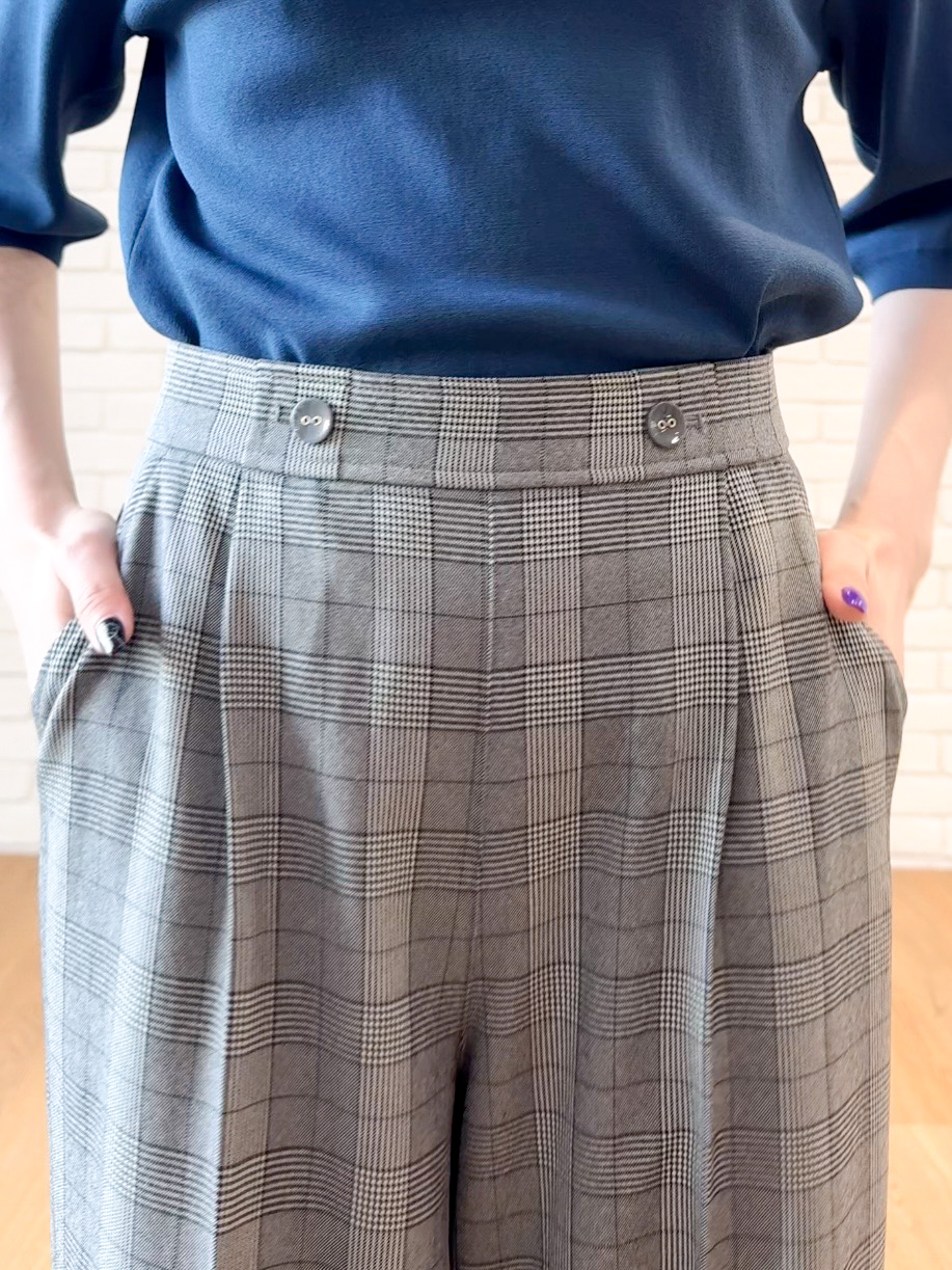 𝐜𝐡𝐢𝐤𝐚さんの「SHOO･LA･RUE｜【ガンガン洗える/UV/毛玉になりにくい】二の腕見せない 5分袖ニット」を使ったコーディネート