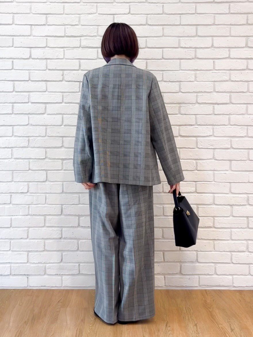 𝐜𝐡𝐢𝐤𝐚さんの「SHOO･LA･RUE｜【ガンガン洗える/UV/毛玉になりにくい】二の腕見せない 5分袖ニット」を使ったコーディネート