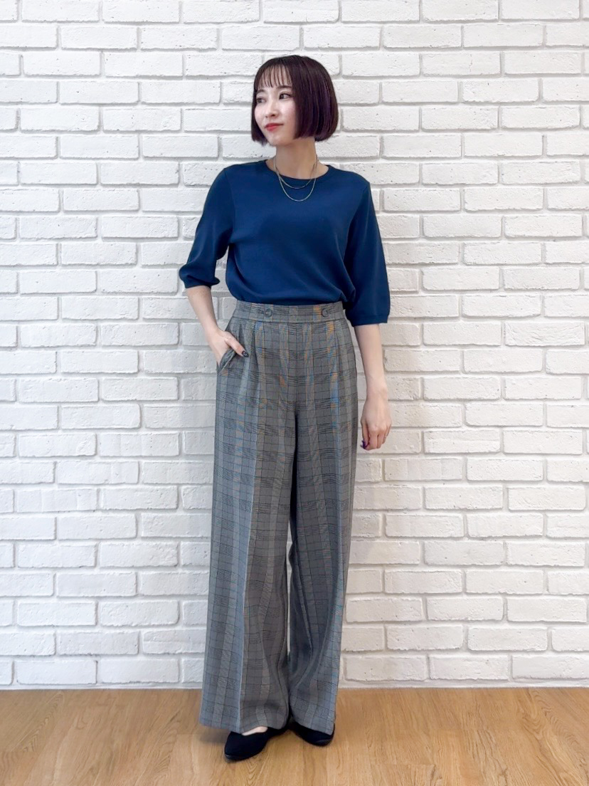 𝐜𝐡𝐢𝐤𝐚さんの「SHOO･LA･RUE｜【ガンガン洗える/UV/毛玉になりにくい】二の腕見せない 5分袖ニット」を使ったコーディネート