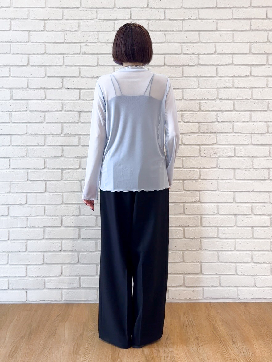 𝐜𝐡𝐢𝐤𝐚さんの「SHOO･LA･RUE｜【洗濯後しわになりにくい/S-LL】選べる6パターン 羽織としても活躍する ベーシックシャツ」を使ったコーディネート