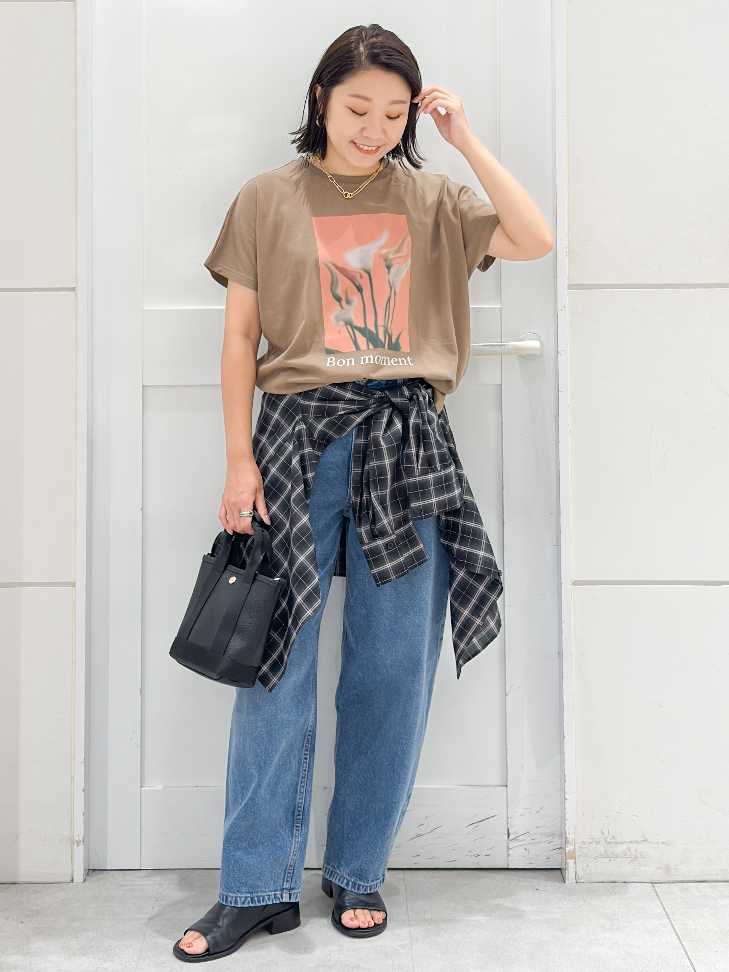 yuka.aさんの「OPAQUE.CLIP｜フォトプリントTシャツ【洗濯機OK】」を使ったコーディネート
